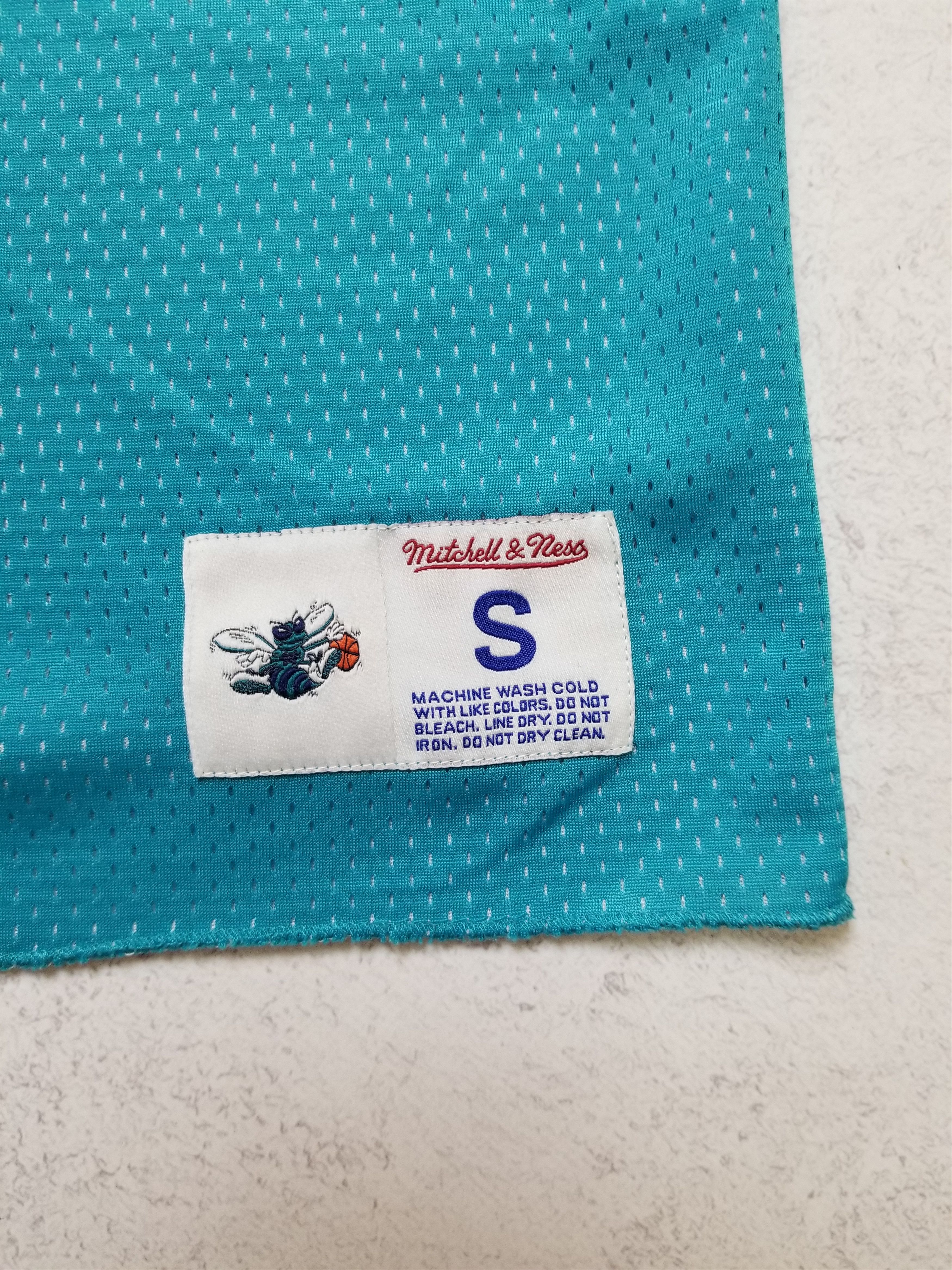 Mitchell & Ness NBA Charlotte Hornets Mitchell & Ness Reversible Jersey Size US S / EU 44-46 / 1 - 18 Thumbnail