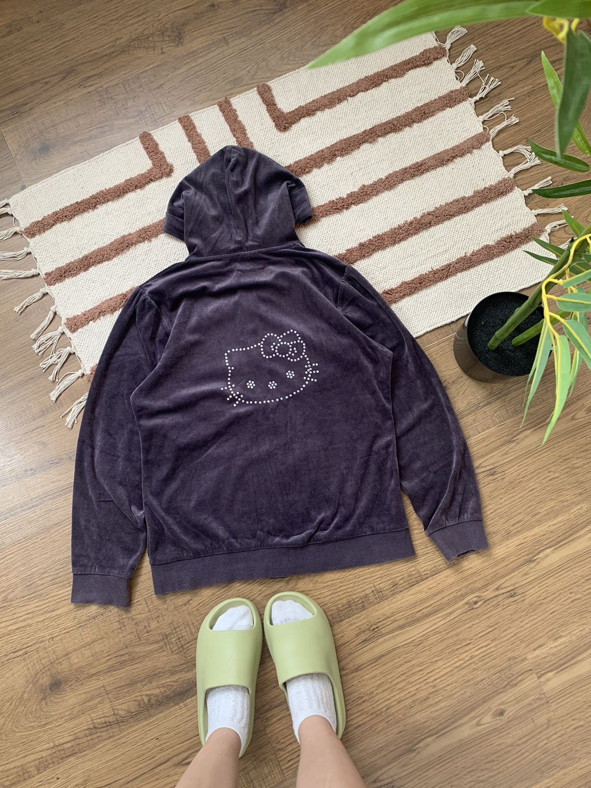 Cartoon Network VINTAGE VELOUR HELLO KITTY ZIP UP HOODIE Size L / US 10 / IT 46 - 1 Thumbnail