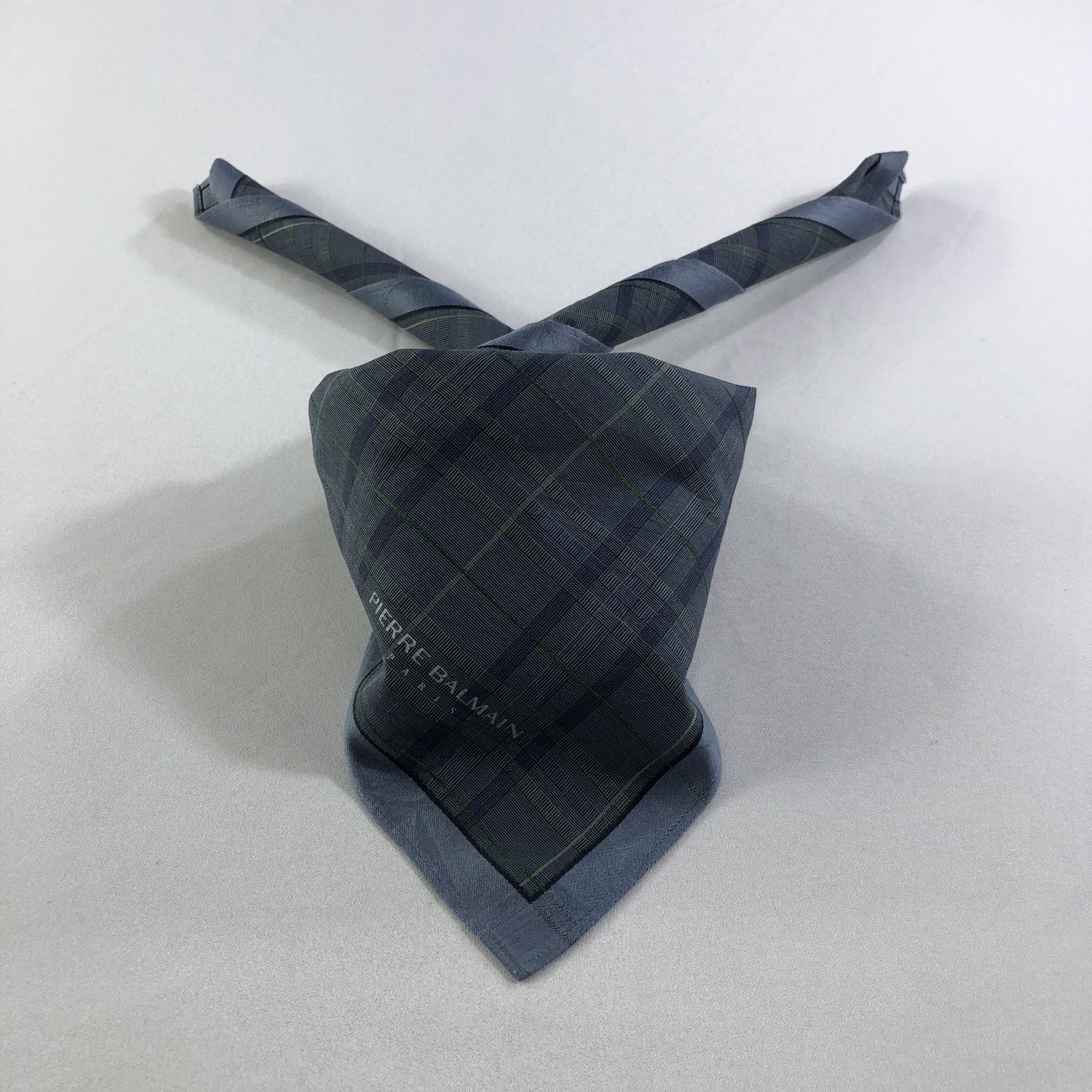 Pierre Balmain × Vintage Pierre Balmain Handkerchief Neckerchief Bandana H2154 Size ONE SIZE - 1 Thumbnail