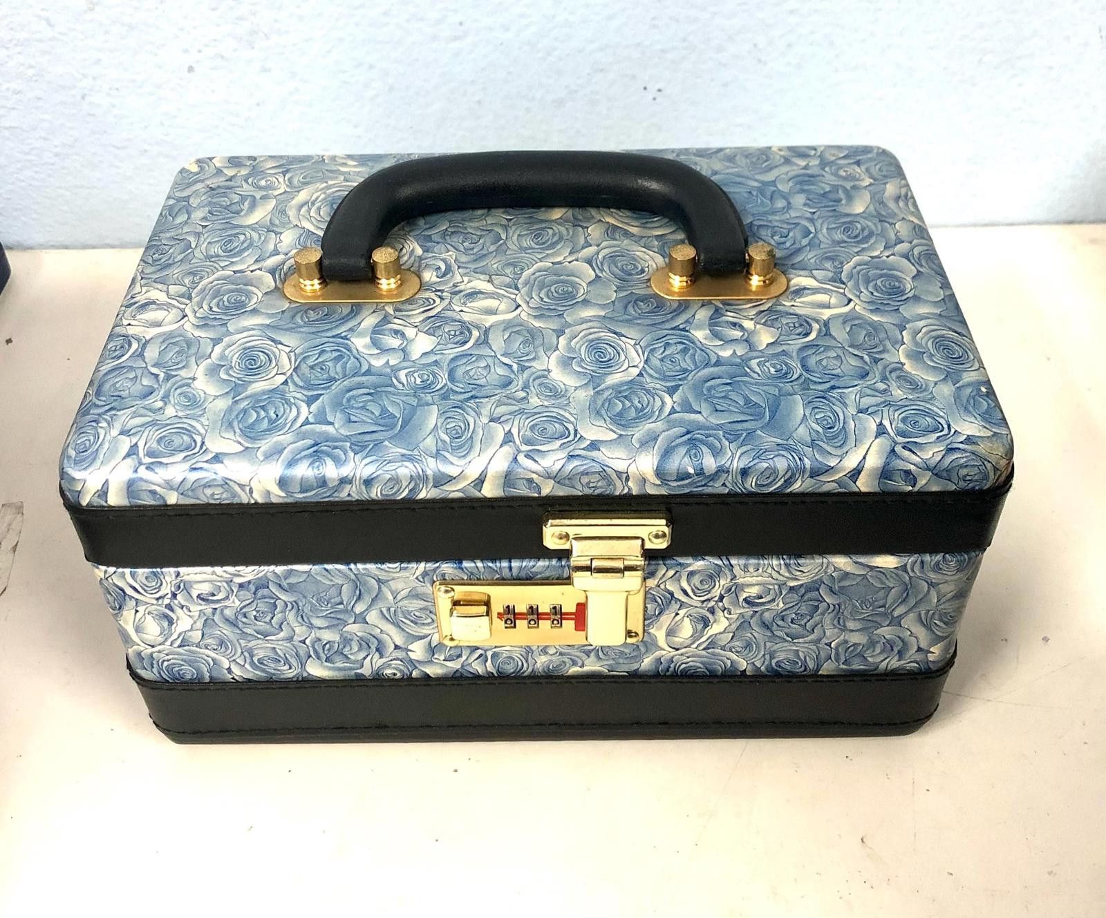 Designer Jewelry Toiletry Makeup Briefcase Carrying Bag Blue Roses Size ONE SIZE - 1 Thumbnail