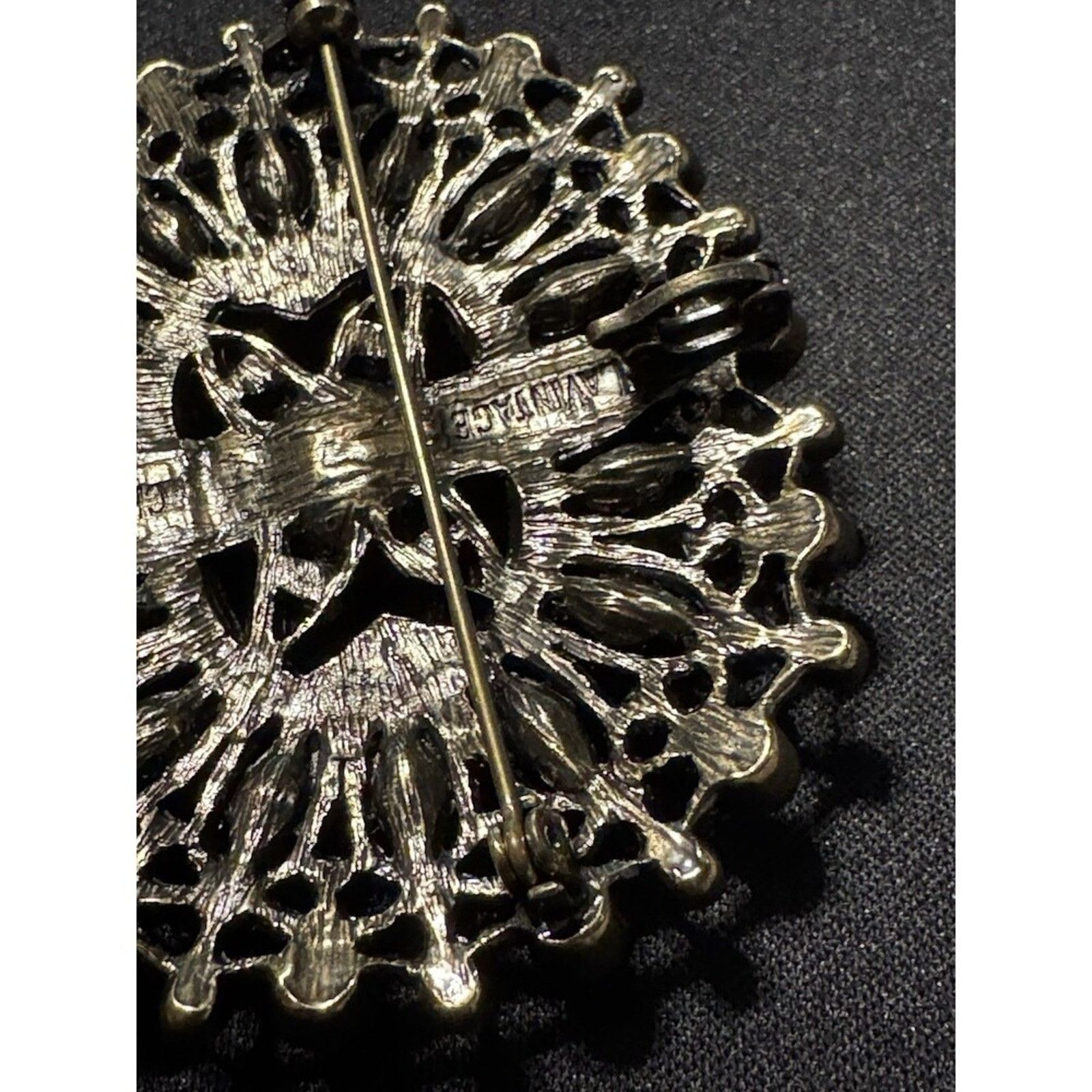 Other Statement Brooch Pendant Rhinestone Contemporary Size ONE SIZE - 5 Thumbnail