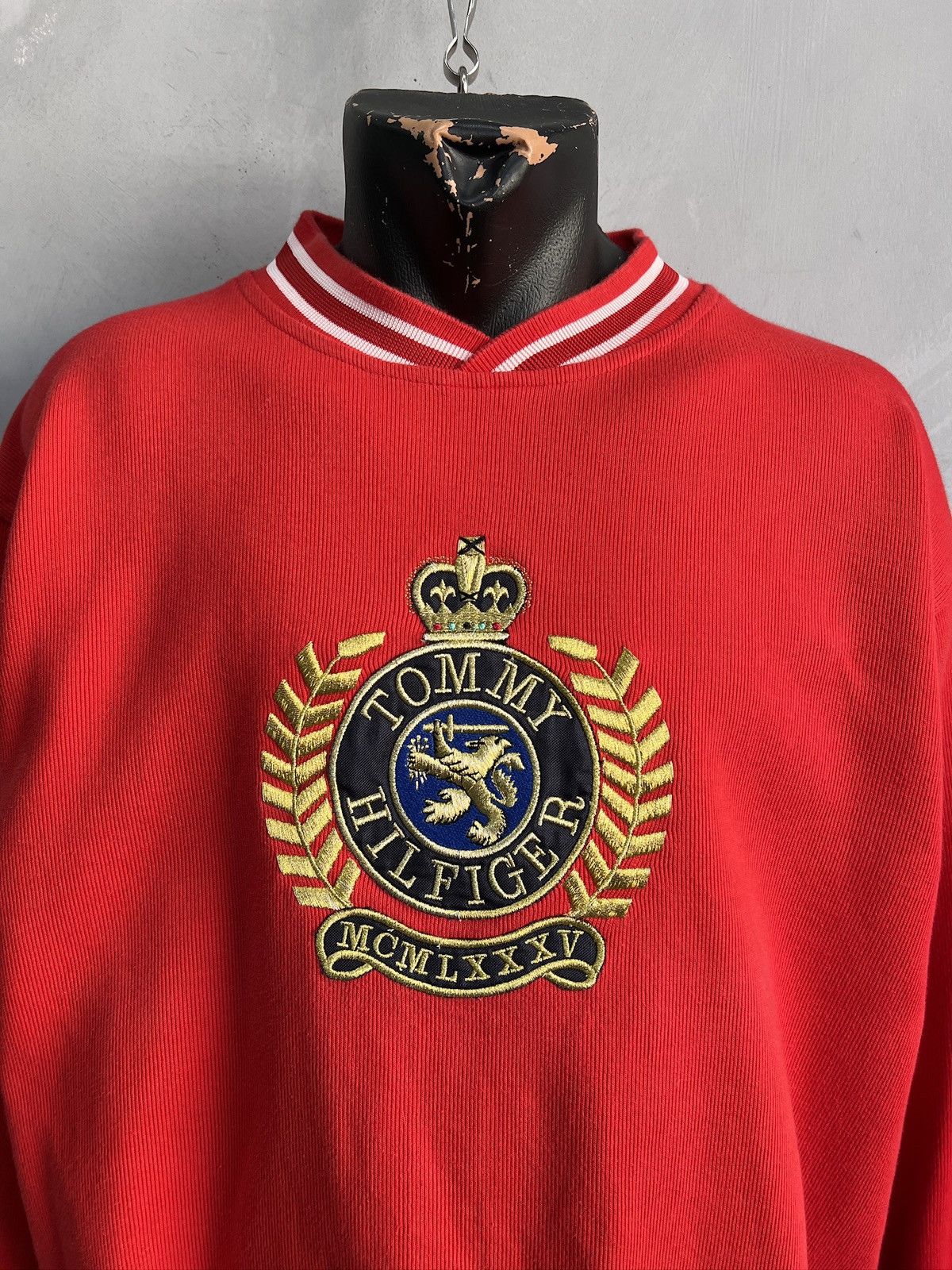 Tommy Hilfiger Tommy Hilfiger oversized y2k big logo sweatshirt Size US M / EU 48-50 / 2 - 2 Thumbnail