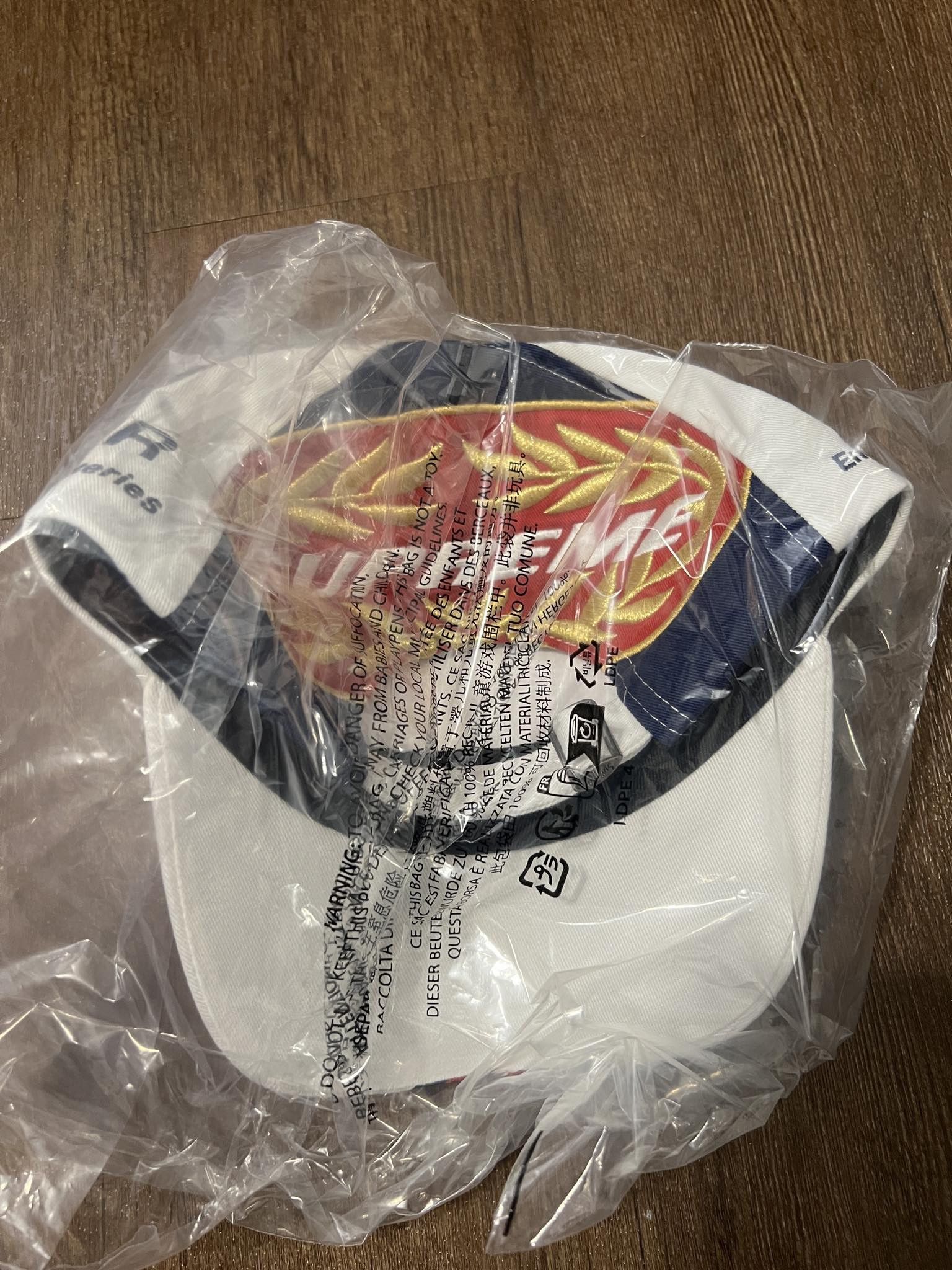 Supreme Supreme Endurance Series 6-Panel White Brand New Size ONE SIZE - 2 Thumbnail