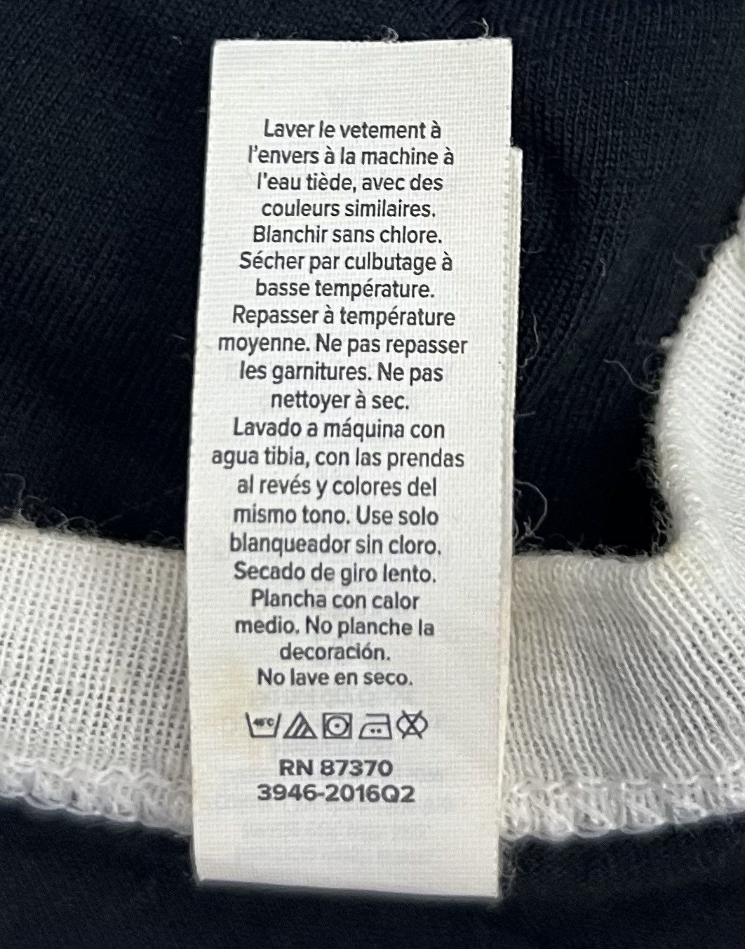 Canvas × Vintage Movie “Black Mirror” Episodes Were On The Covers Of Classic Size US XL / EU 56 / 4 - 8 Thumbnail
