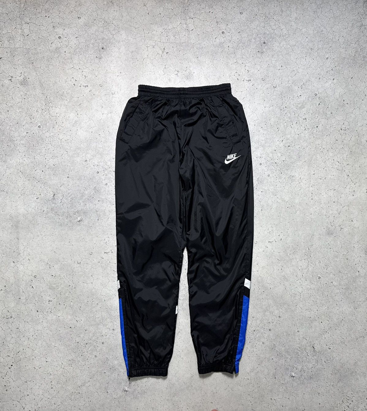 Nike Nike Vintage 90’s Nylon Track Pants Black Size US 30 / EU 46 - 1 Thumbnail