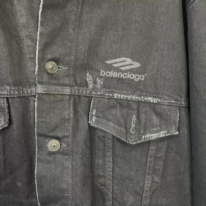 Balenciaga Balenciaga Letter Logo Distressed Destroyed Denim Jacket - Size US S / EU 44-46 / 1 - 5 Thumbnail