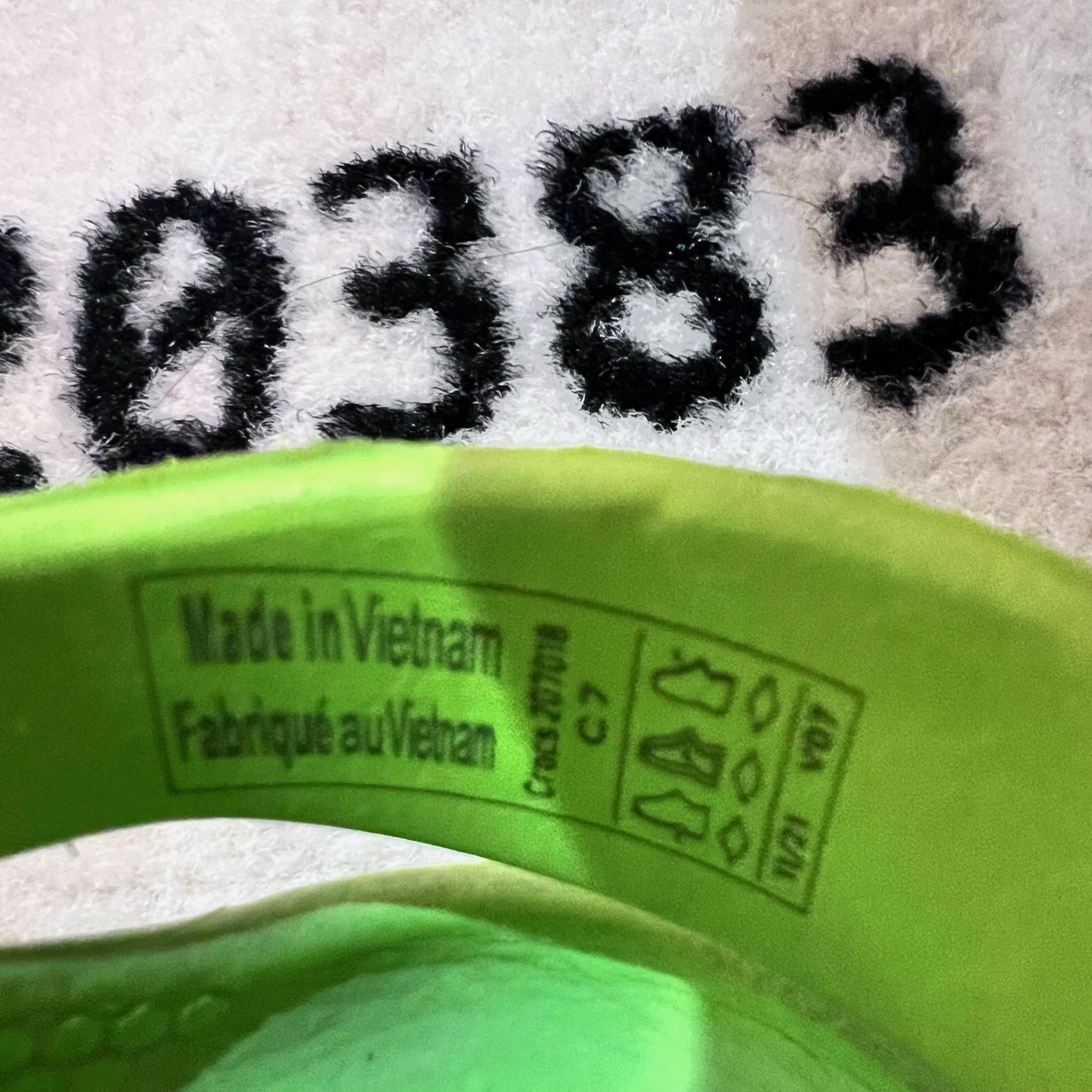 Crocs Kids Crocs Lime Green Size 7C Boys Girls Clogs Size US 7 / EU 40 - 8 Thumbnail