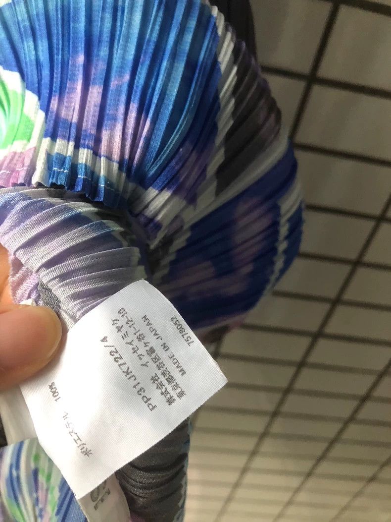Issey Miyake Issey Miyake size:4 Blue and purple pleated vest Size XS / US 0-2 / IT 36-38 - 3 Thumbnail
