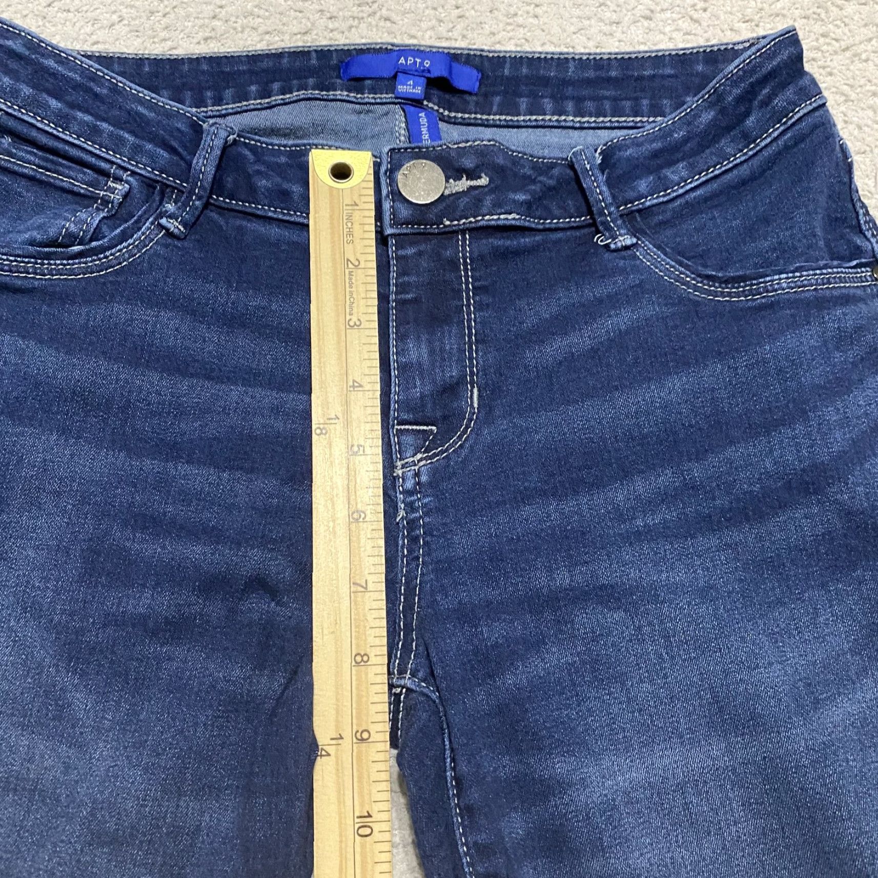 Apt. 9 APt 9 Bermuda Shorts Womens 4 Dark Wash Denim Bermuda Shorts Inseam 10" Blue 27 Waist Regular Fit Casual Womens Shorts Size 27" / US 4 / IT 40 - 7 Thumbnail