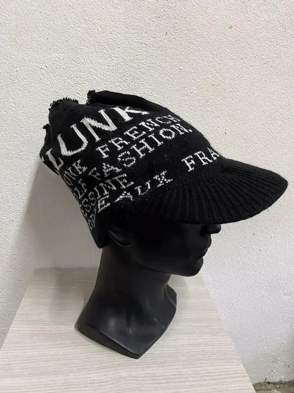 Japanese Brand Punk Rare Design Clunk Love Visor Beanie Hat Size ONE SIZE - 3 Thumbnail