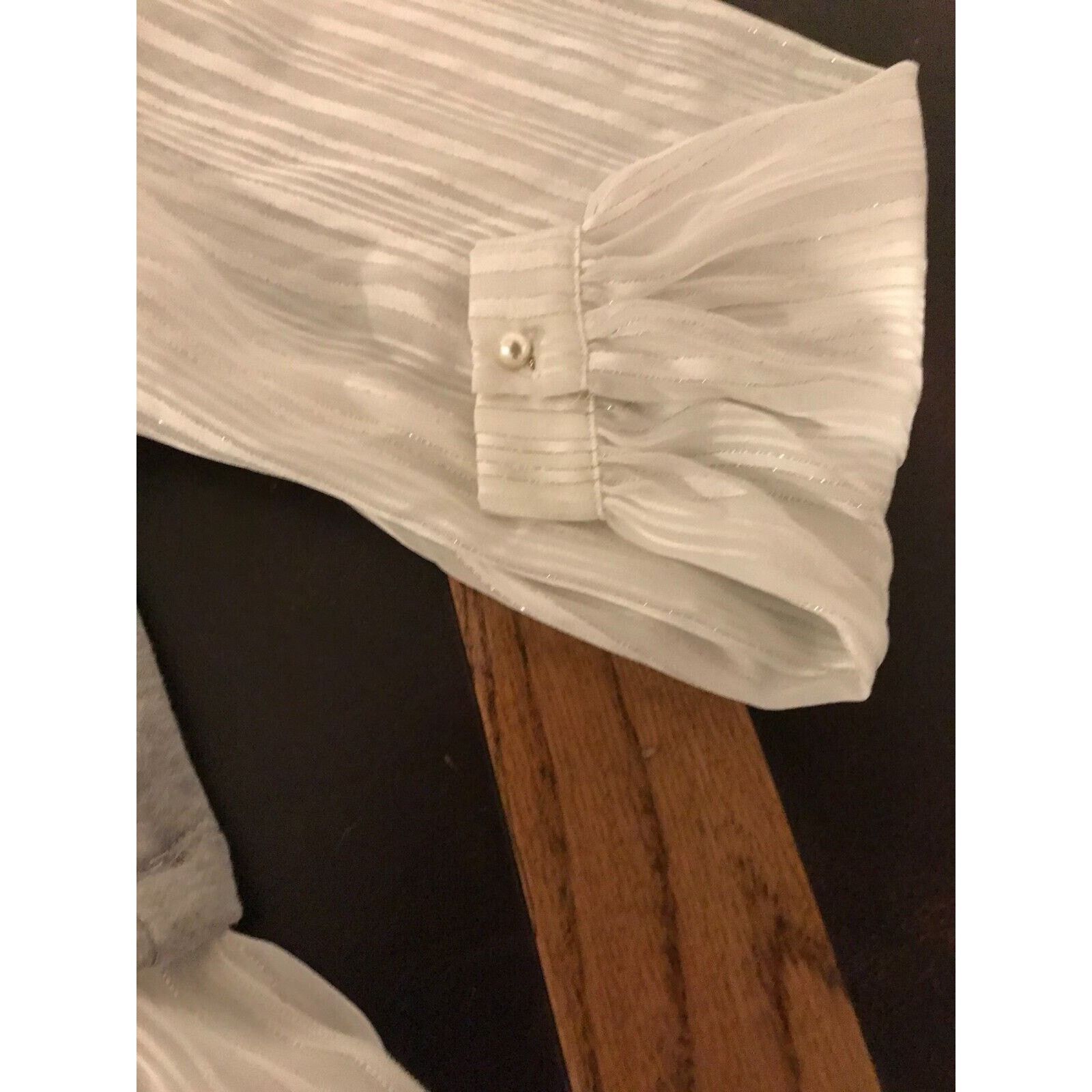Anthropologie Anthropologie Akemi + Kin Nell Flutter Sleeve Sweatshirt Size L / US 10 / IT 46 - 5 Thumbnail