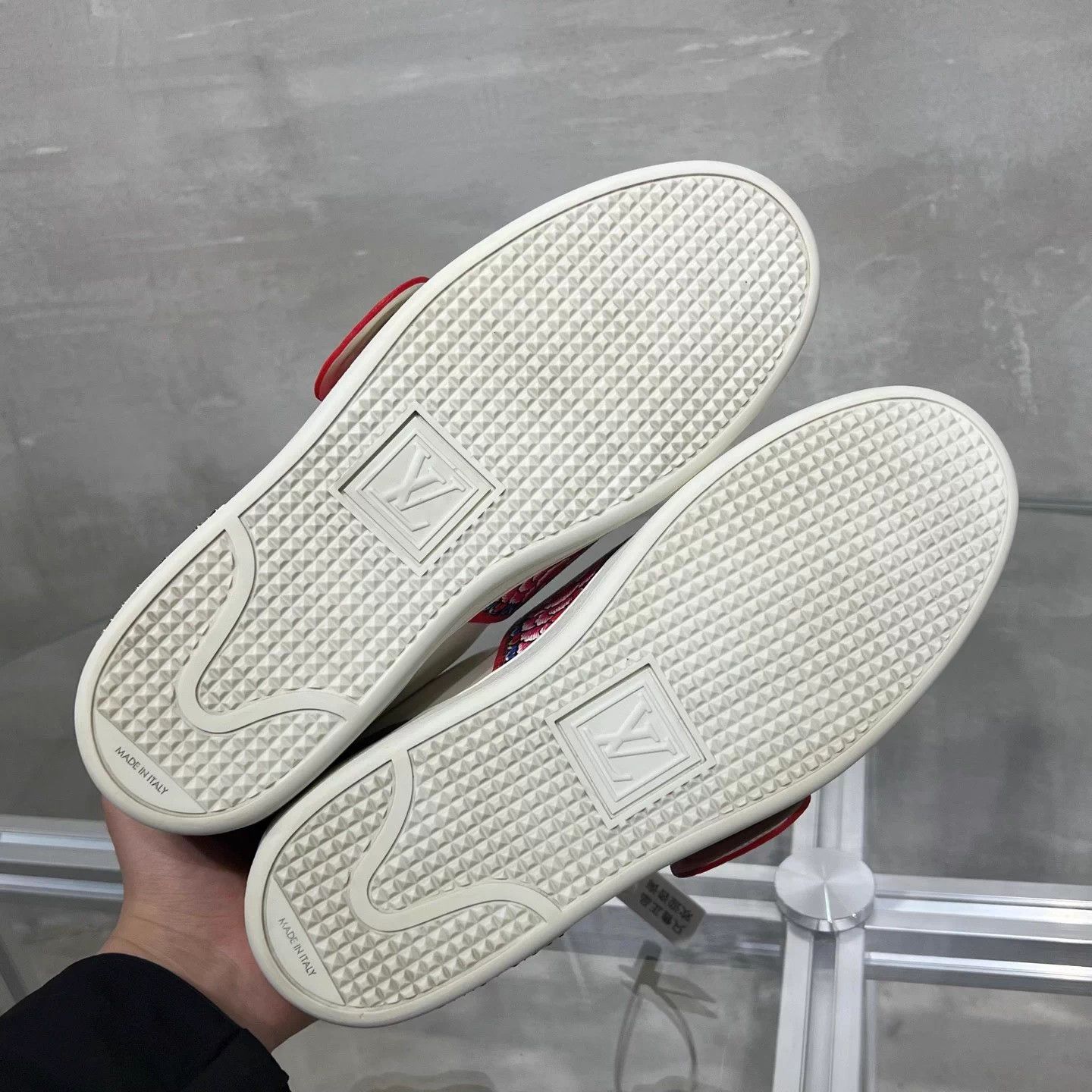 Louis Vuitton LV Kansai Yamamoto Limited White Sneakers UK3.5/37.5 Size US 6.5 / IT 36.5 - 7 Thumbnail