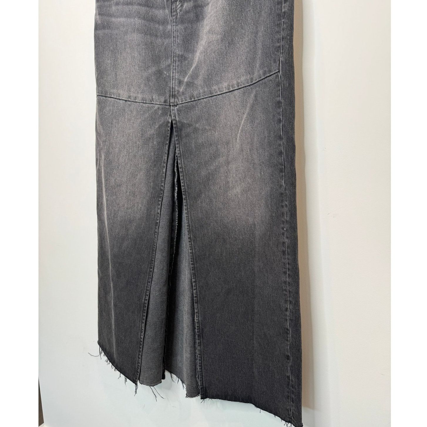 Reformation NWT Reformation Jeans Tazz Denim Maxi Skirt Black Size 28 Size 28" / US 6 / IT 42 - 8 Thumbnail