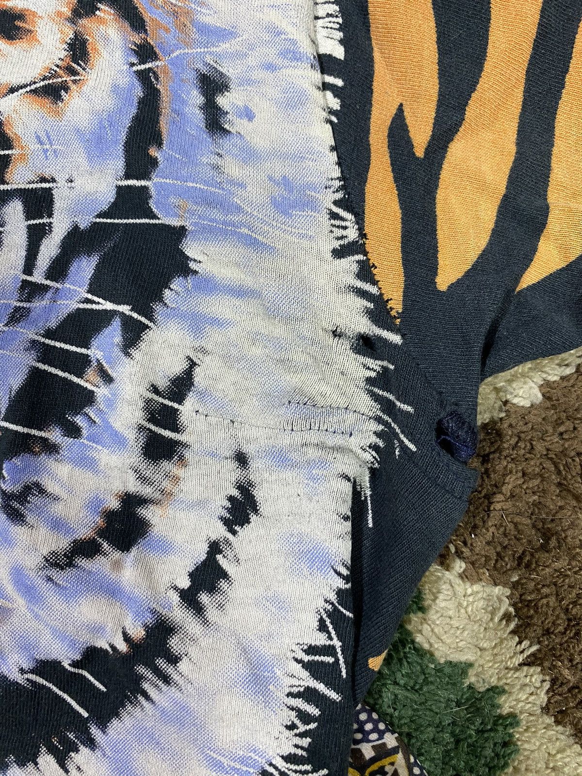 Liquid Blue Vintage 1995 Liquid Blue Tiger T-Shirt Adult XLarge Size US XL / EU 56 / 4 - 11 Thumbnail