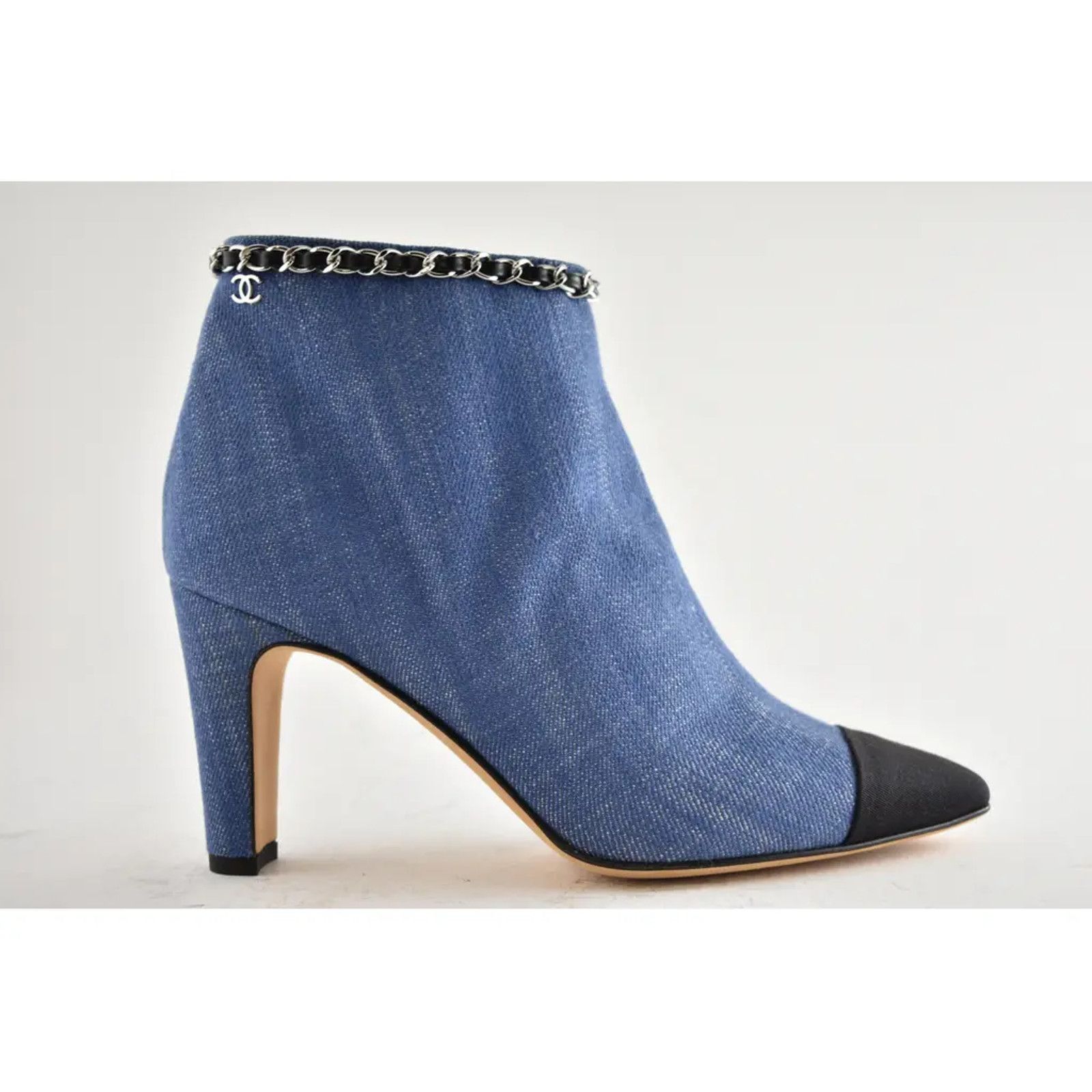 Chanel Chanel 20C Blue Denim Fabric Black Chain CC Logo Short Size US 8 / IT 38 - 2 Thumbnail
