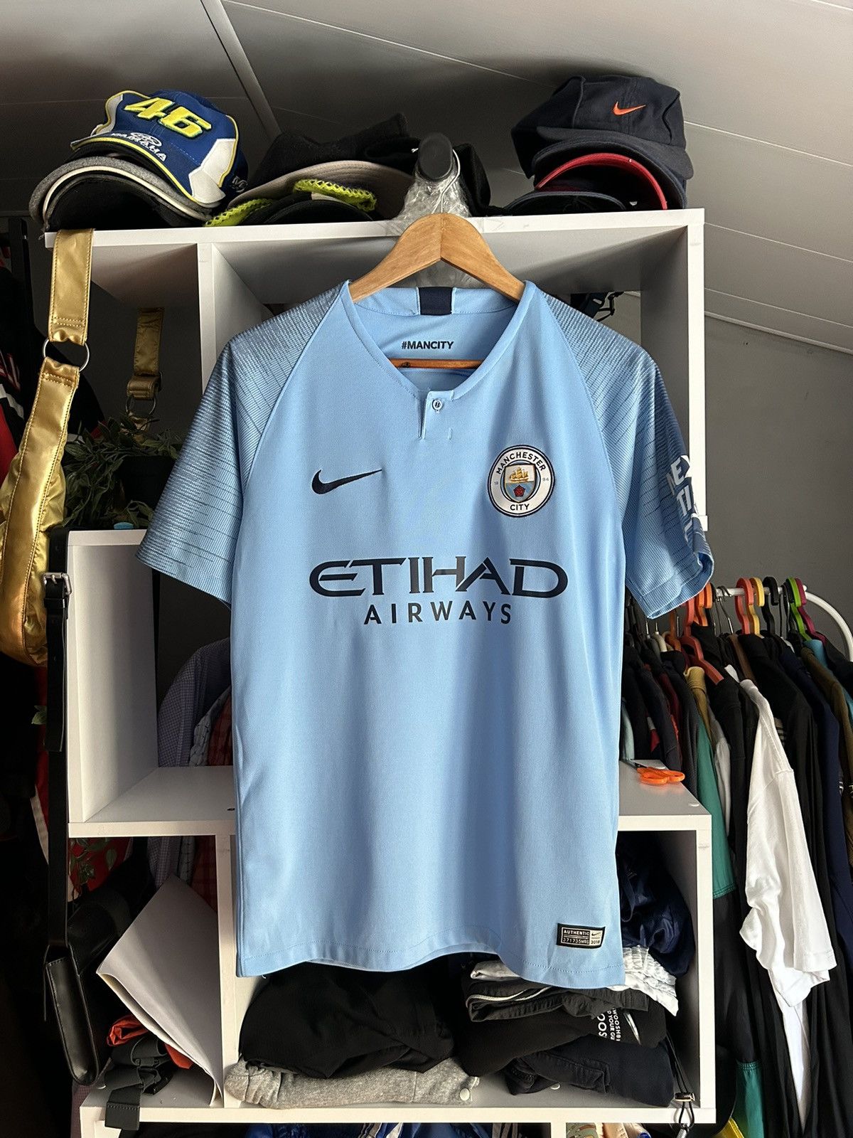 Nike Manchester City Nike Home 2018/19 soccer jersey Size US S / EU 44-46 / 1 - 1 Thumbnail