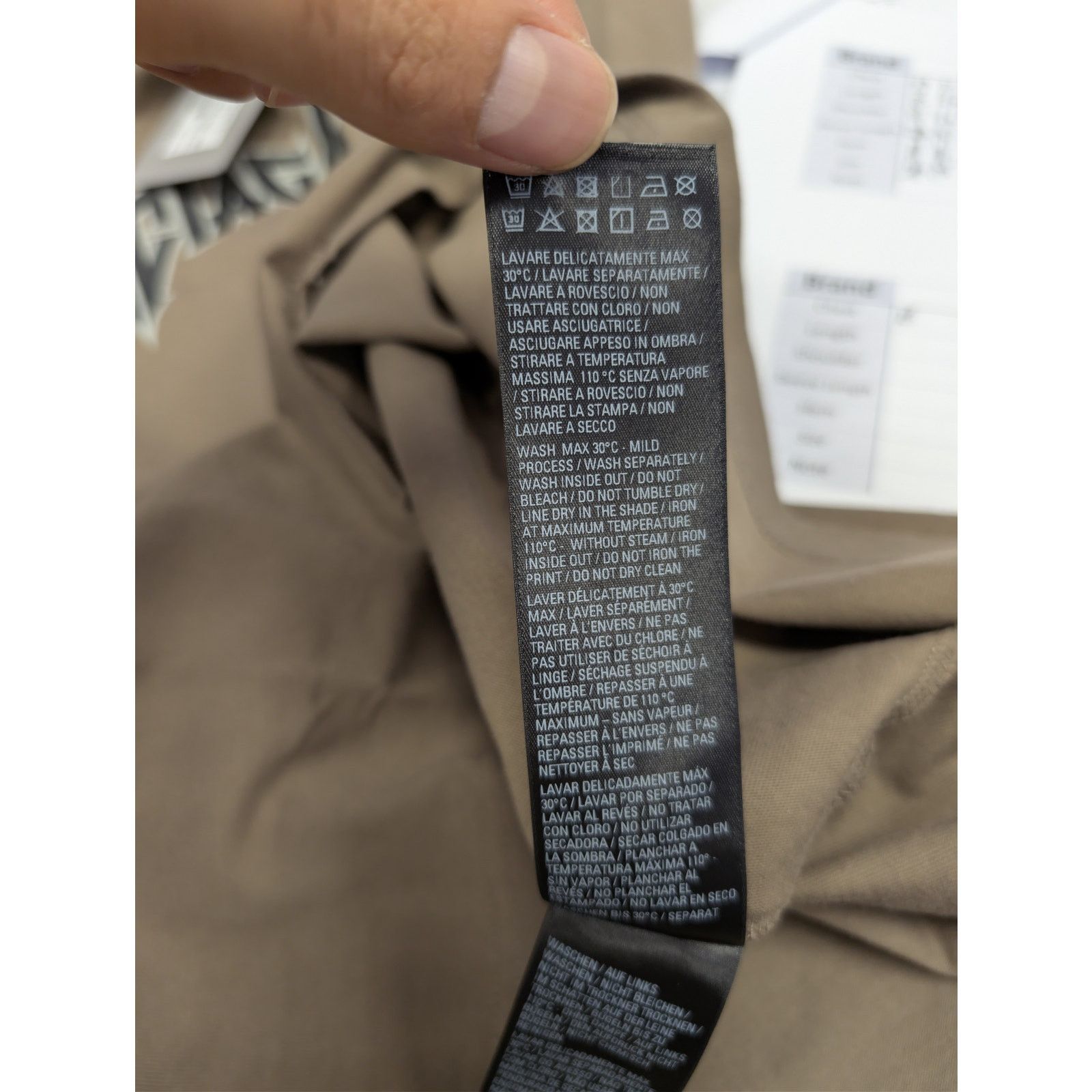 Balenciaga o1rshd1 Metal Print Vintage Jersey Oversized T-Shirt Taupe Size US M / EU 48-50 / 2 - 18 Thumbnail