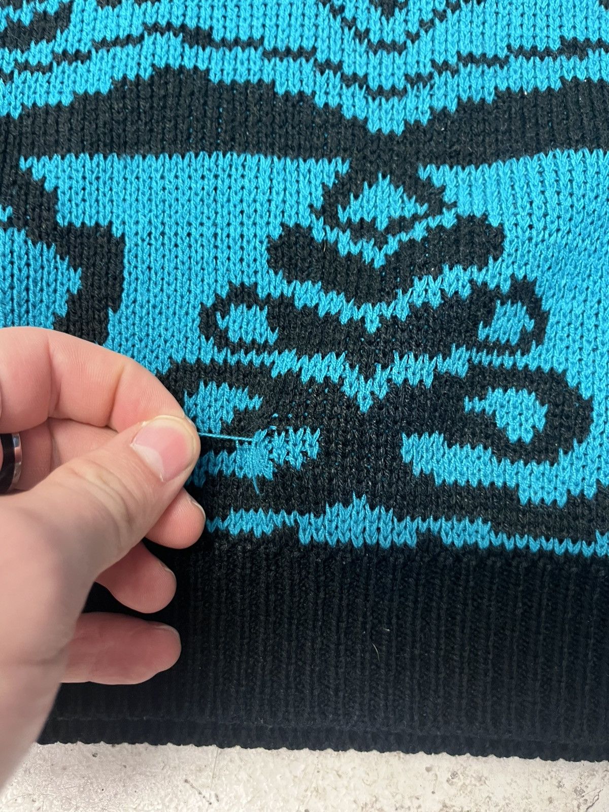 Vintage Vintage black and teal knit sweater Size US M / EU 48-50 / 2 - 4 Thumbnail