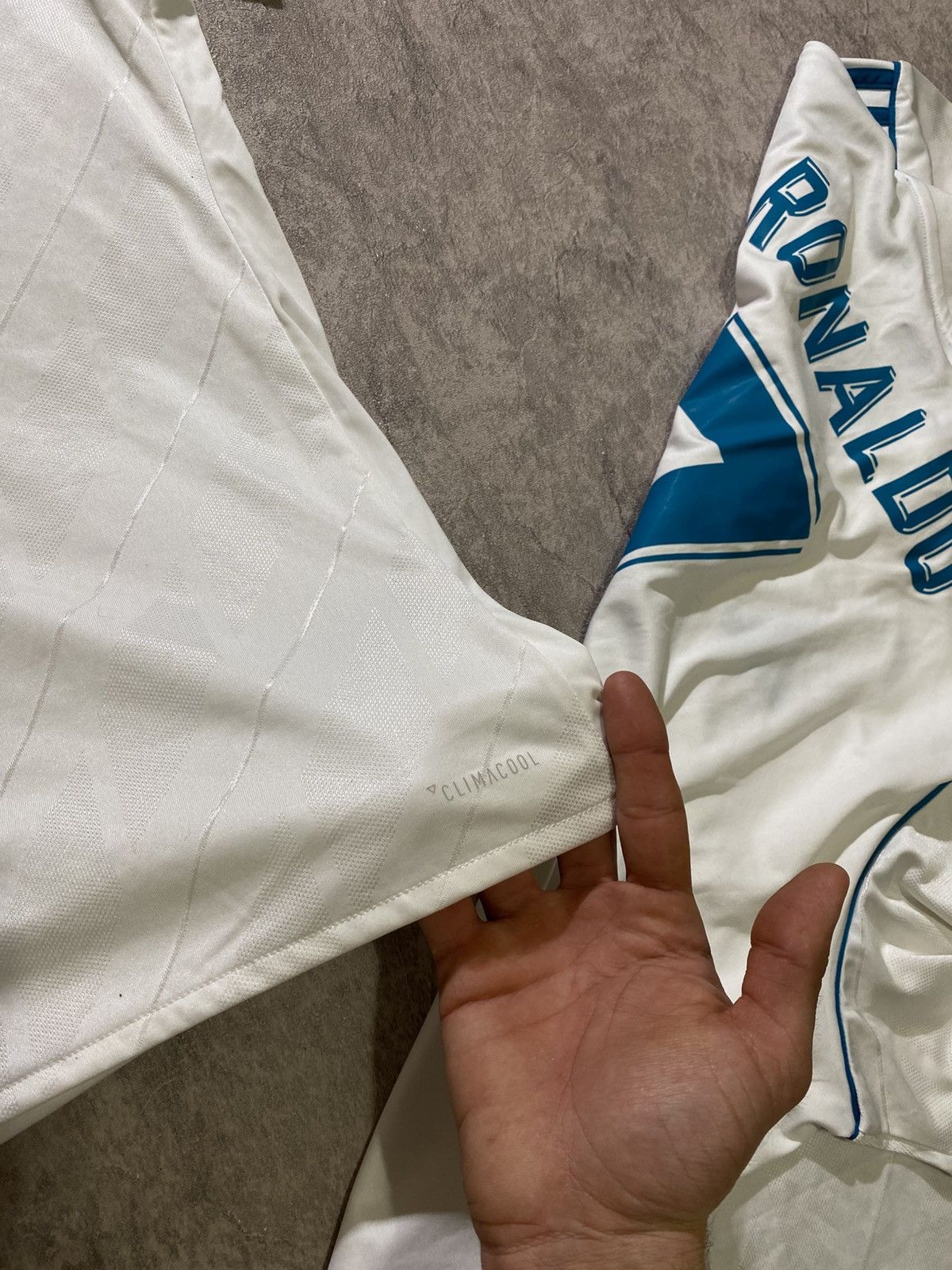 Adidas CR7 Real Madrid 2017/18 Home Jersey Ronaldo #7 Final Season Size US XL / EU 56 / 4 - 6 Thumbnail