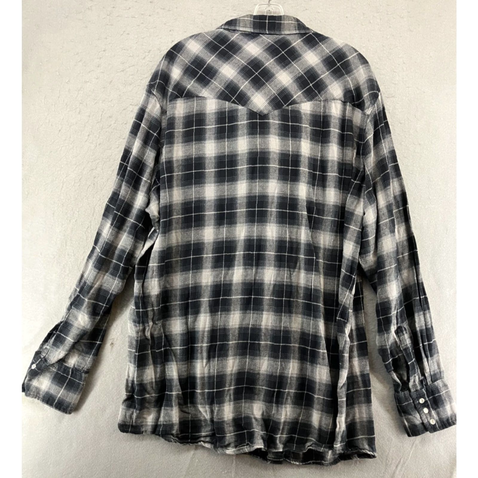 Wrangler Wrangler Wrancher Long Sleeve Button-Down Mens 2XT Grey Plaid Pearl Snaps Shirt Size US XXL / EU 58 / 5 - 7 Thumbnail