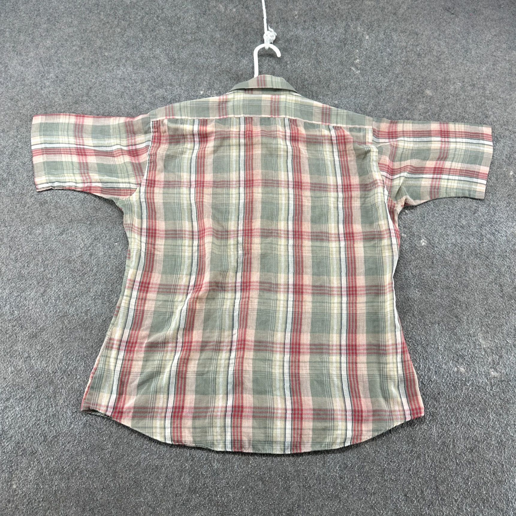 Arrow VINTAGE Arrow Brigade Shirt Mens L Green Red Button Up Board Polyester Blend 70s Size US L / EU 52-54 / 3 - 5 Thumbnail