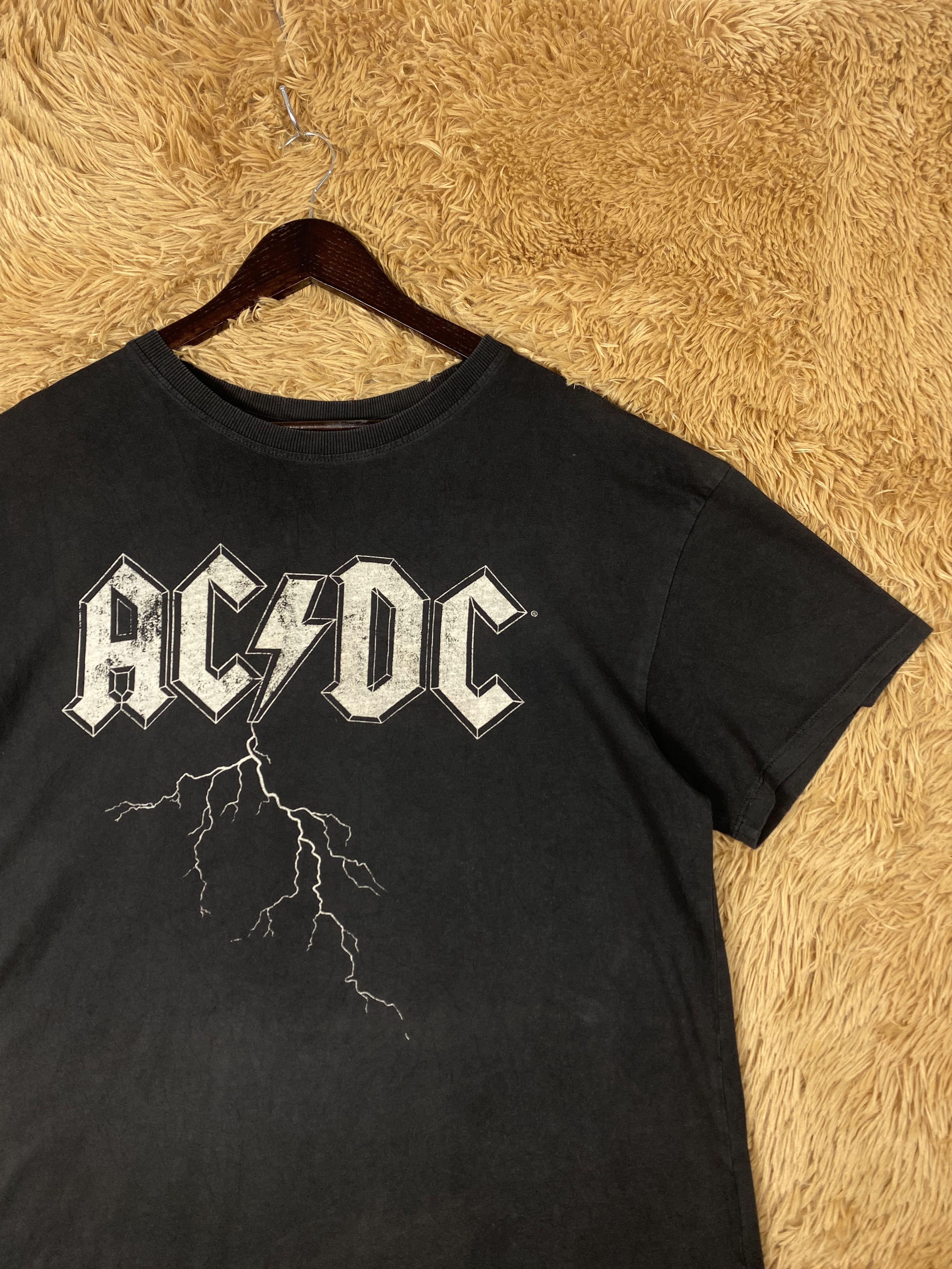 AC/DC Vintage AC DC H&M L.O.G.G Short Sleeve T-Shirts Size US L / EU 52-54 / 3 - 3 Thumbnail