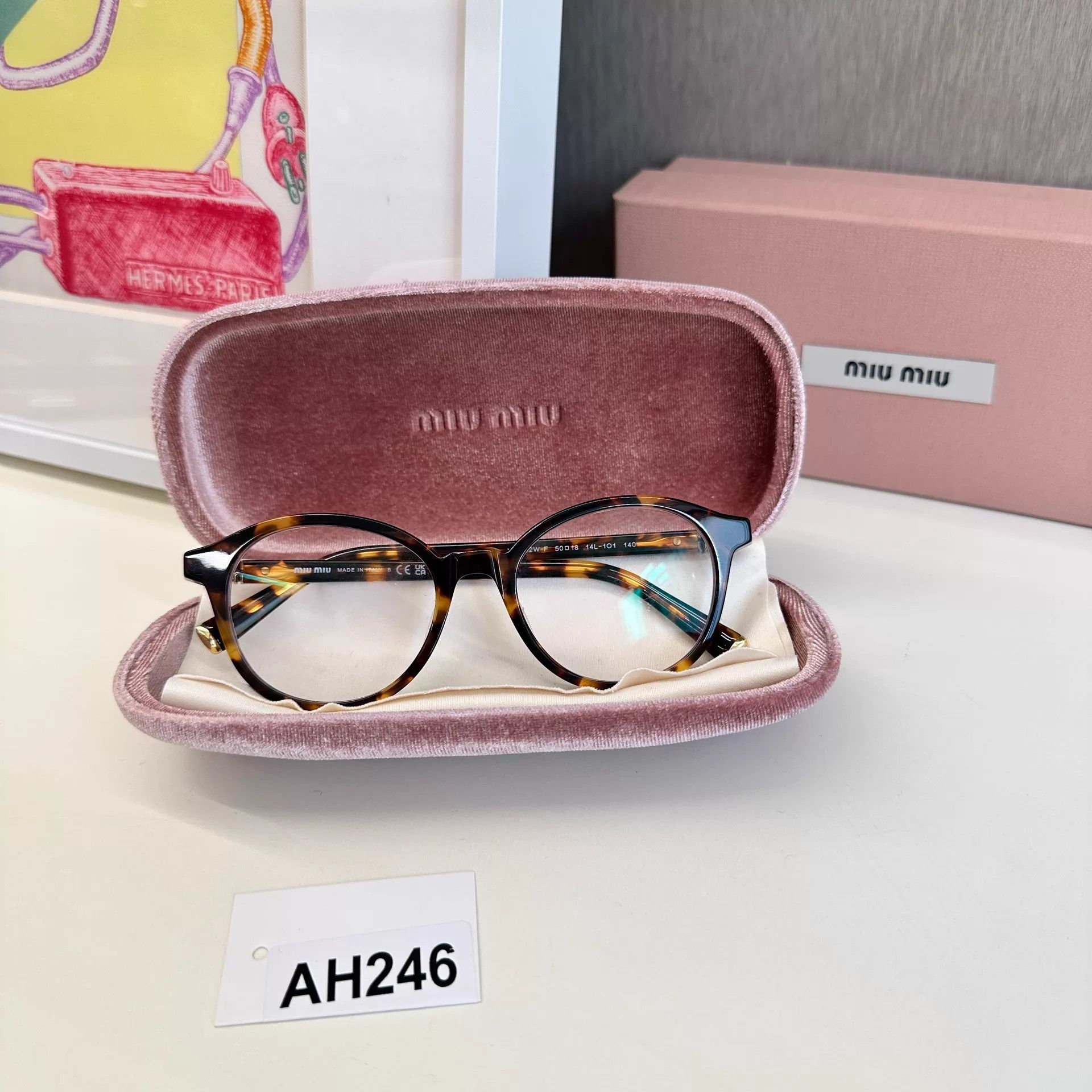Miu Miu MIU MIU sunglasses AH246 like new with case Size ONE SIZE - 4 Thumbnail