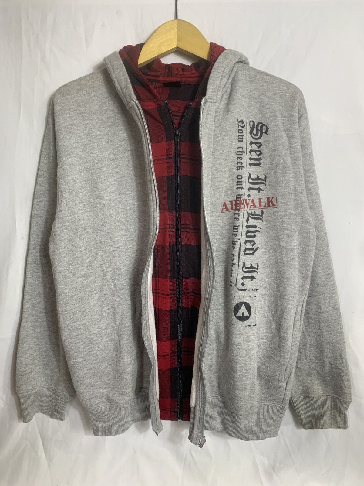 Japanese Brand Airwalk Doublelayer Zip style Size US M / EU 48-50 / 2 - 4 Thumbnail
