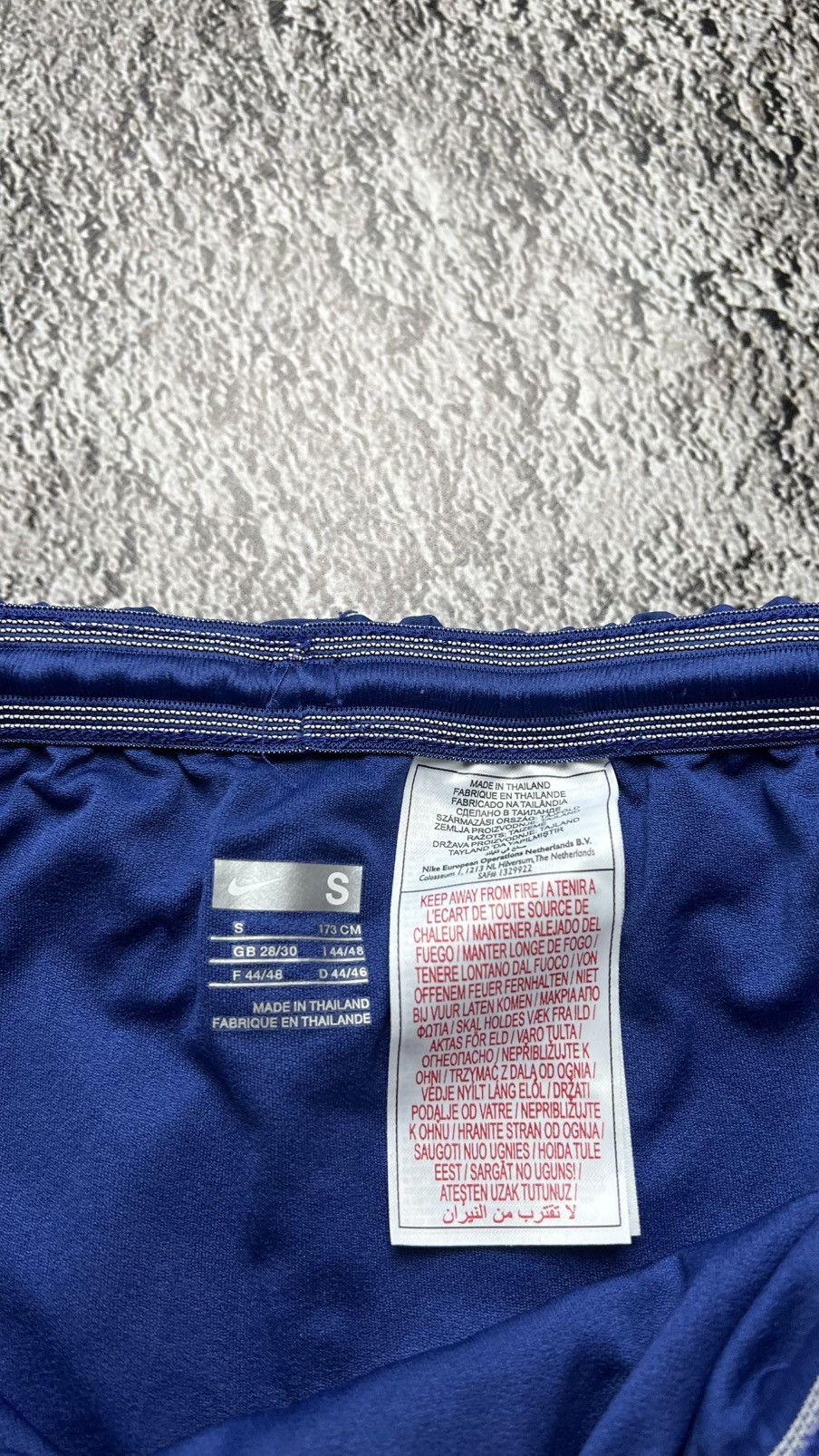 Nike 2008-2009 Manchester United nike vintage shorts Size US 30 / EU 46 - 4 Thumbnail