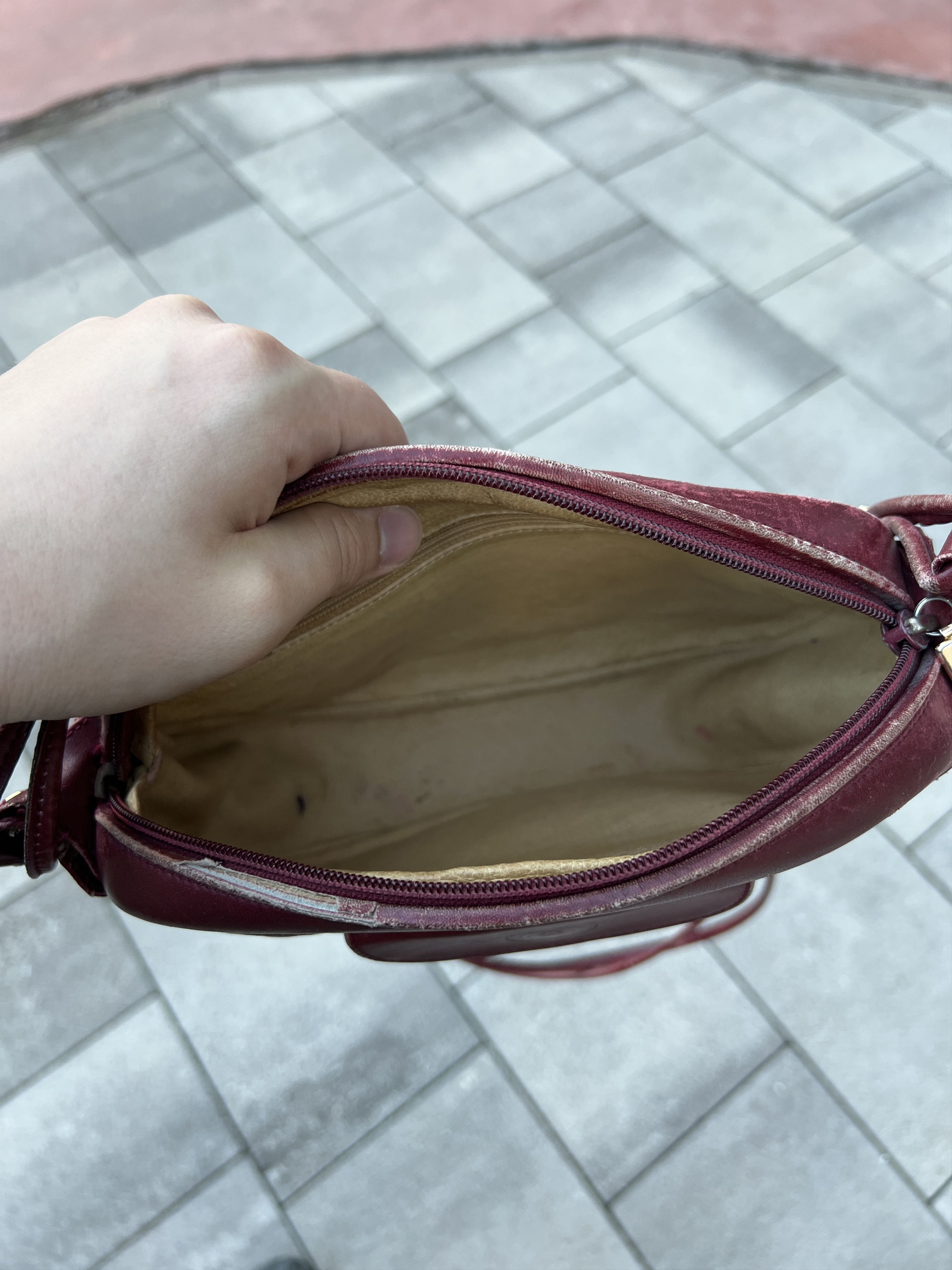 Gucci Gucci Vintage 90s Monogram Shoulder Bag Size ONE SIZE - 20 Thumbnail