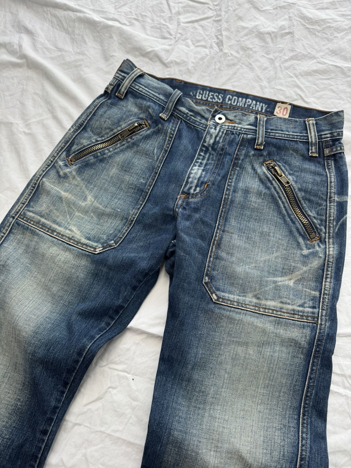 Vintage Vintage ERD Style Low Waisted Flair Guess Dark Wash Jeans Size US 30 / EU 46 - 3 Thumbnail