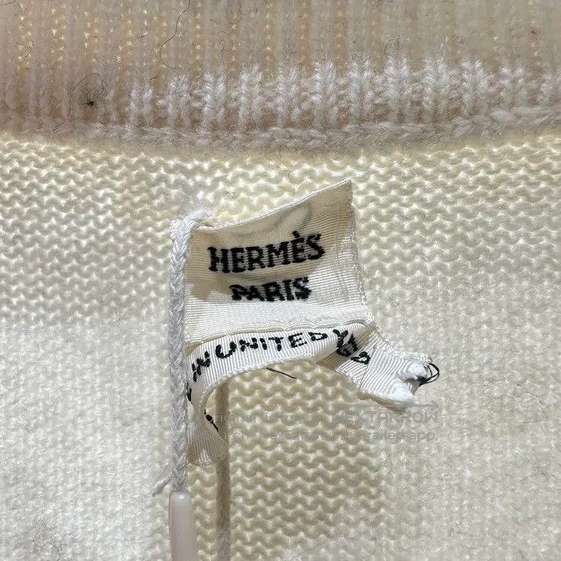 Hermes Hermes Logo Button Black and White Cashmere Sweater Size XXS / US 00 / IT 34 - 3 Thumbnail