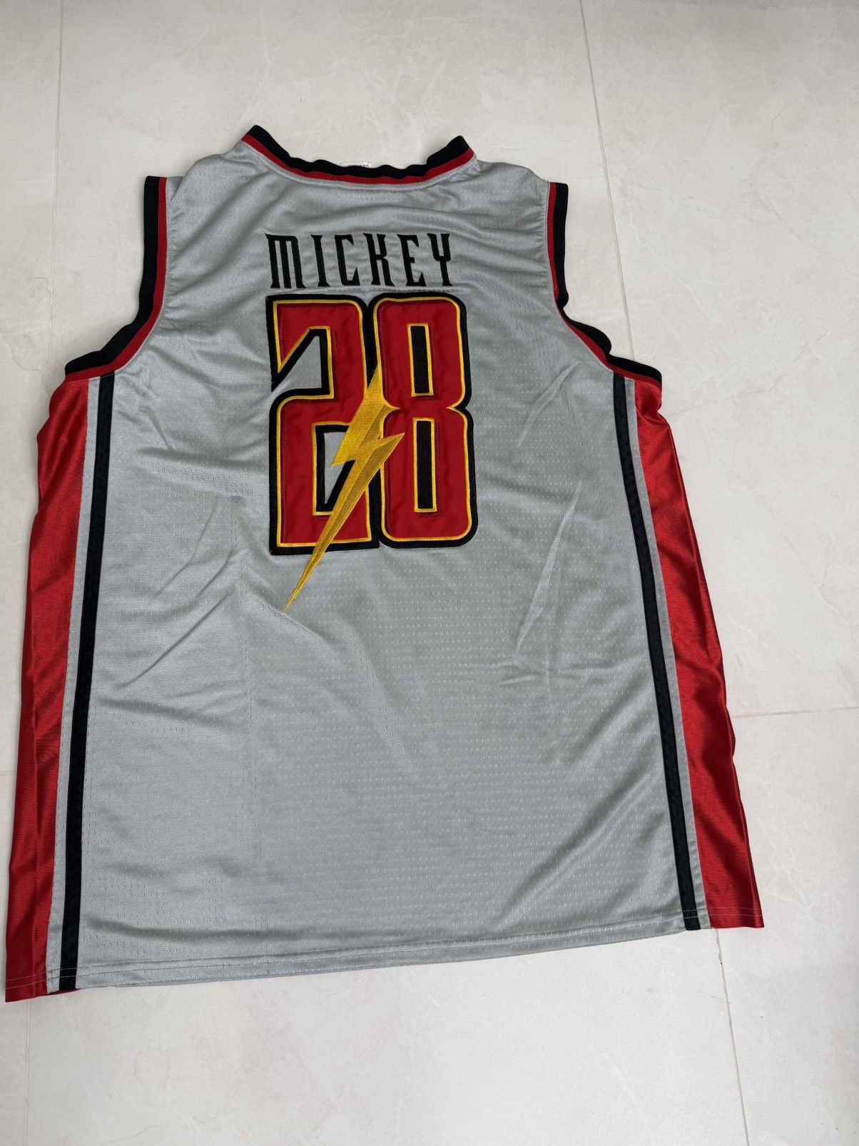 Mickey Mouse Walt Disney World Mickey Mouse Basketball Jersey #28 Size US XL / EU 56 / 4 - 5 Thumbnail