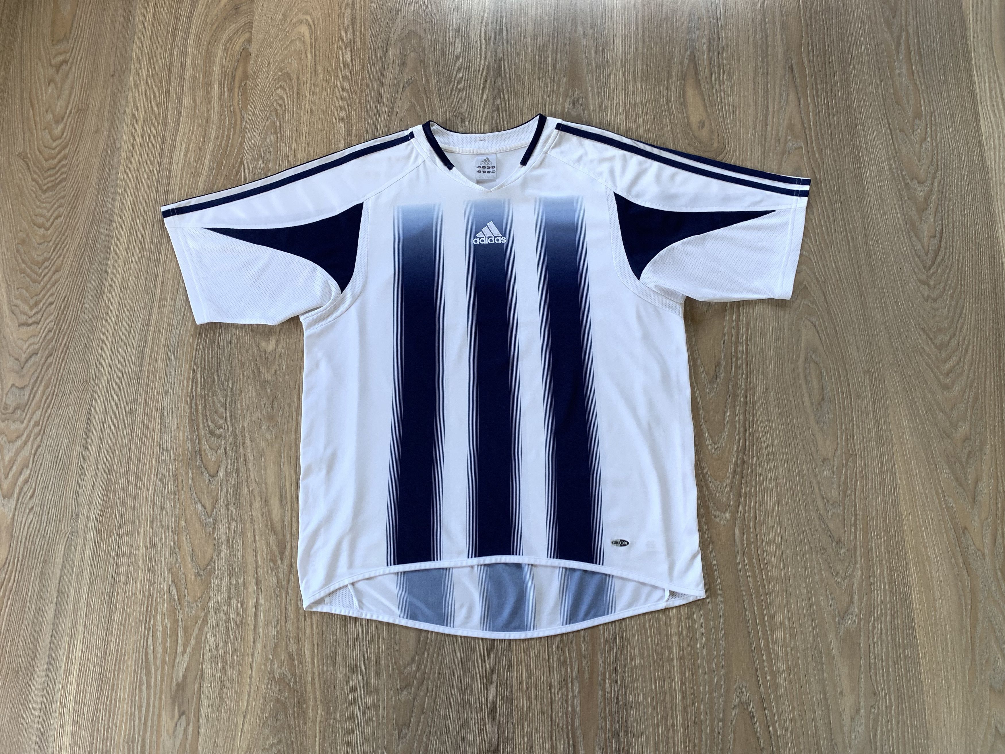 Adidas Adidas Vintage White Blue Sport Soccer Training T-Shirt Size US L / EU 52-54 / 3 - 1 Thumbnail