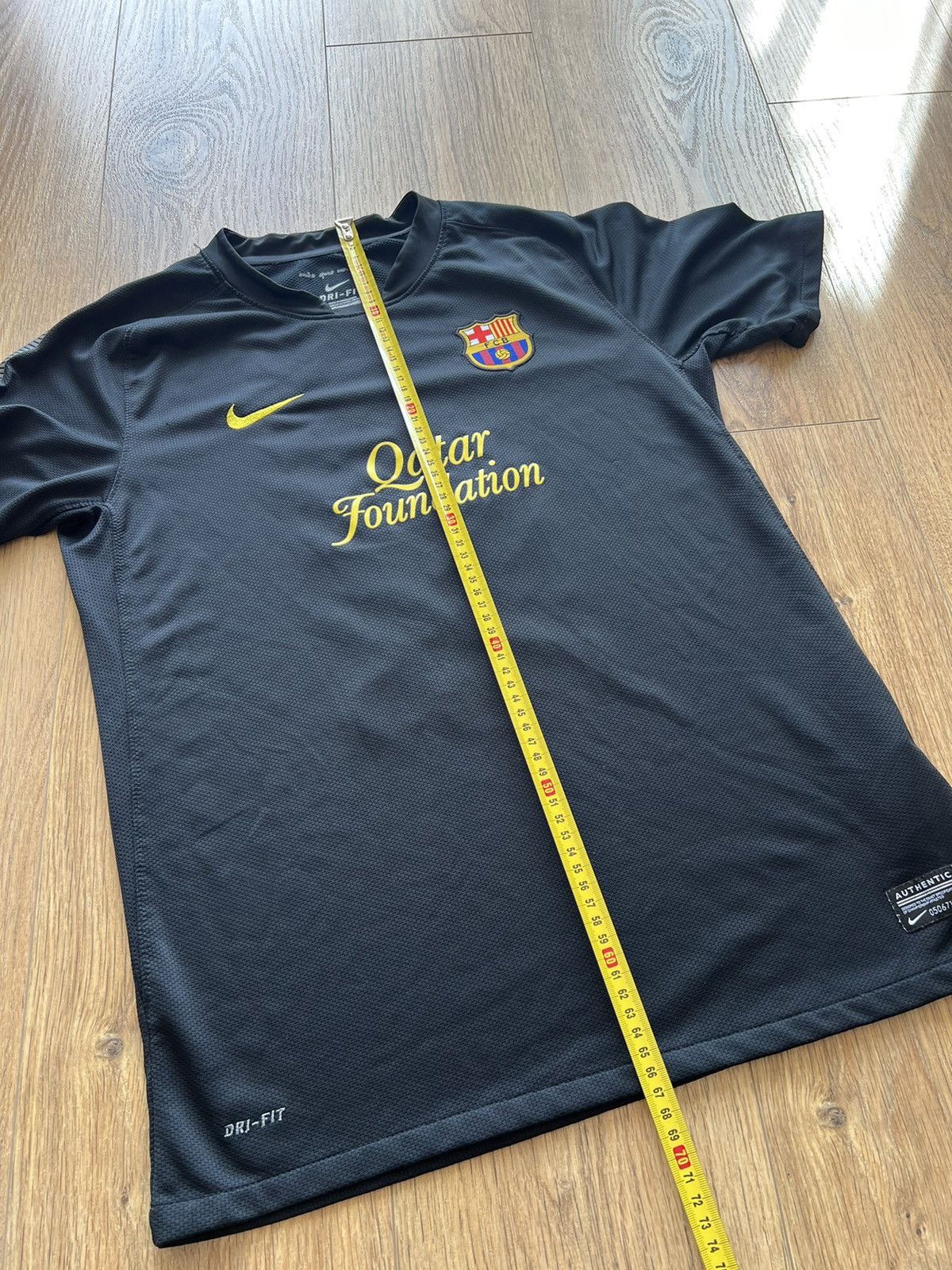 Nike Nike vintage FC Barcelona 2011/12 away jersey soccer shirt Size US S / EU 44-46 / 1 - 11 Thumbnail