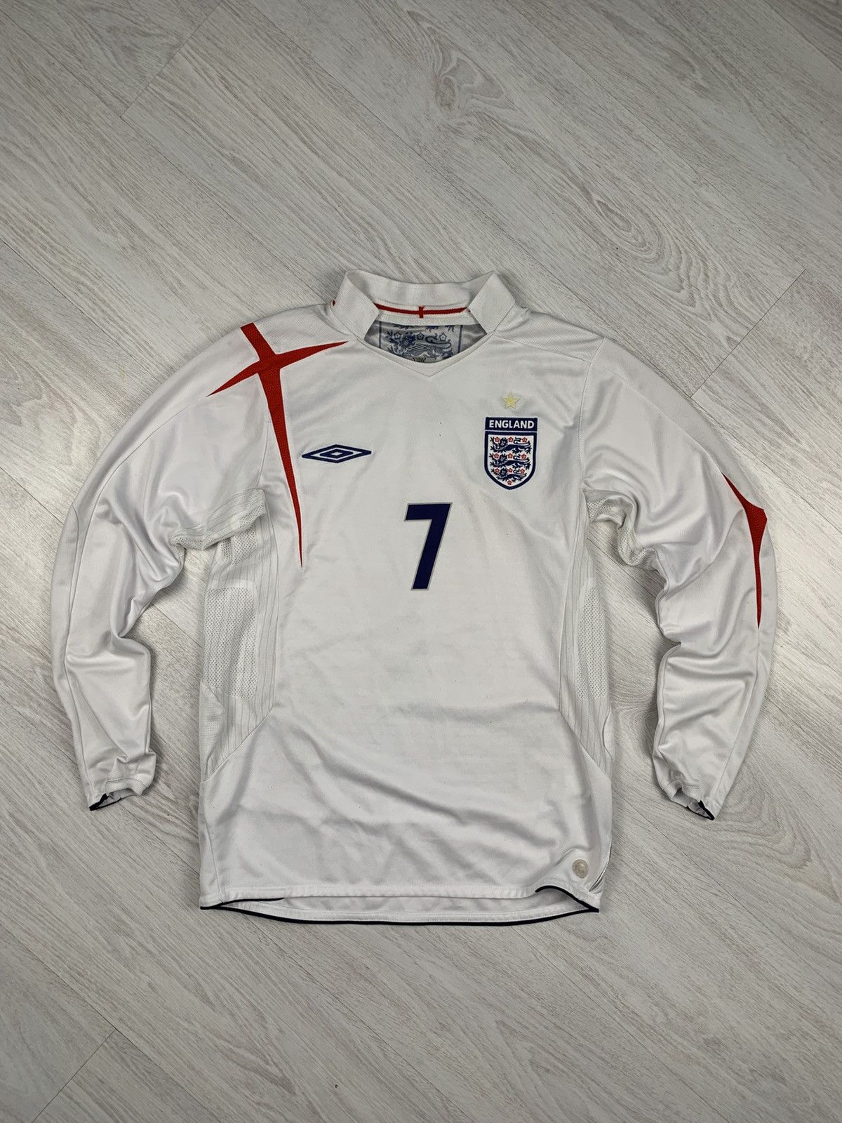 Umbro ENGLAND 2006 WORLD CUP FOOTBALL SOCCER JERSEY #7 SHEPHERD Size US S / EU 44-46 / 1 - 1 Thumbnail