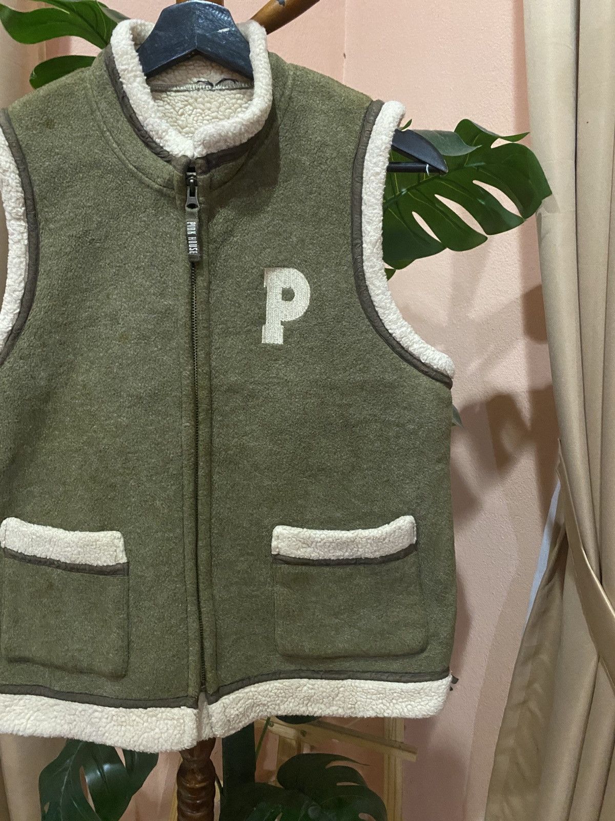 Pink House Pink House Vintage Sherpa Fleece Vest – Retro Outdoor Style Size US M / EU 48-50 / 2 - 4 Thumbnail