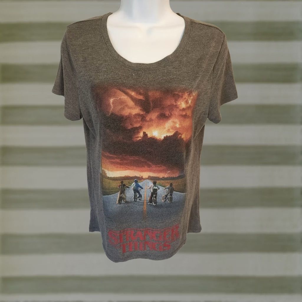 Vintage Stranger Things T Shirt Womens L Gray Short Sleeve Graphic Tee Size L / US 10 / IT 46 - 1 Thumbnail