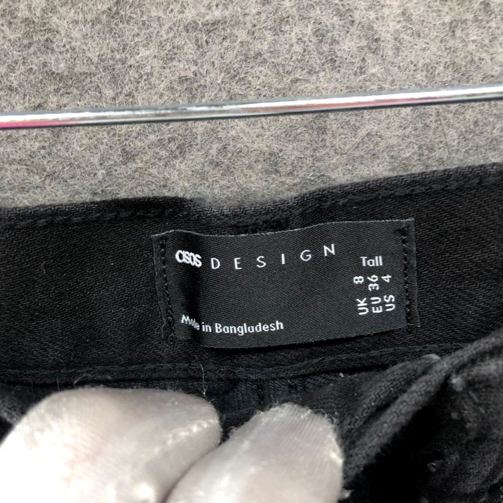 Asos ASOS High Waisted Denim Shorts Womens 4 Black Relaxed Jeans Shorts Solid Denim 5-Pocket Womens 4 Black Short Size 27" / US 4 / IT 40 - 4 Thumbnail