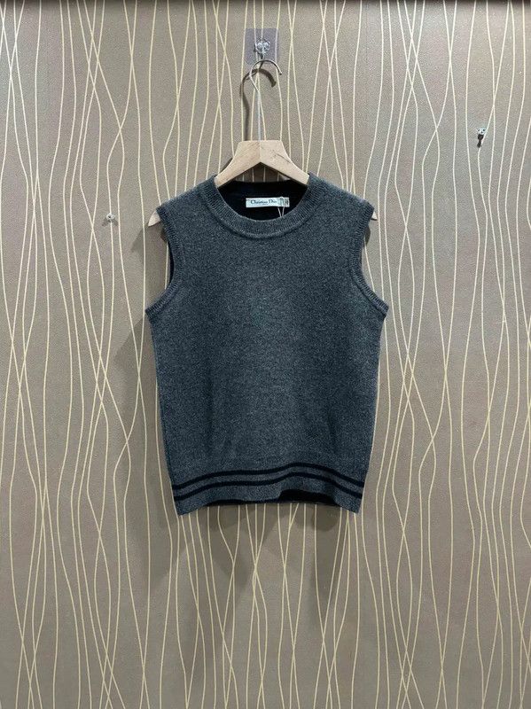 Dior Dior Women's Dark Gray Cashmere T-Shirt 0089 Size S / US 4 / IT 40 - 1 Thumbnail