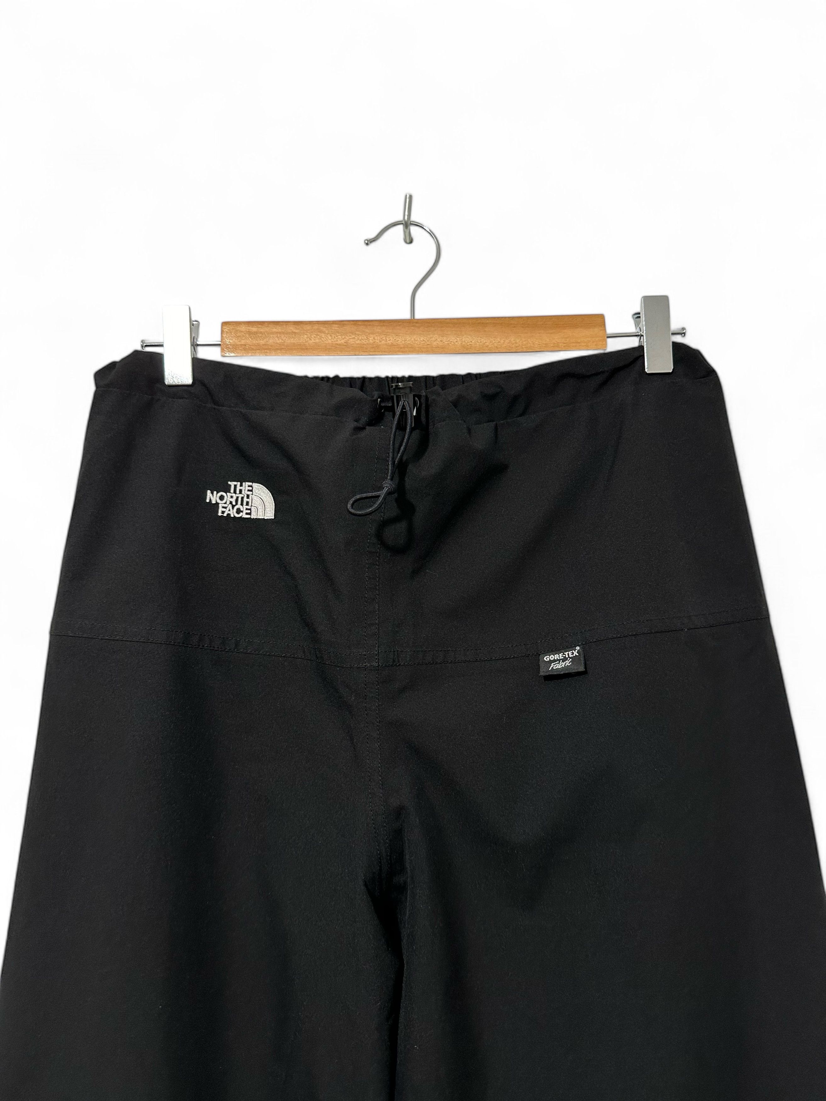 The North Face × Vintage Vintage The North Face Gore Tex Outdoor Pants Black Size US 34 / EU 50 - 4 Thumbnail