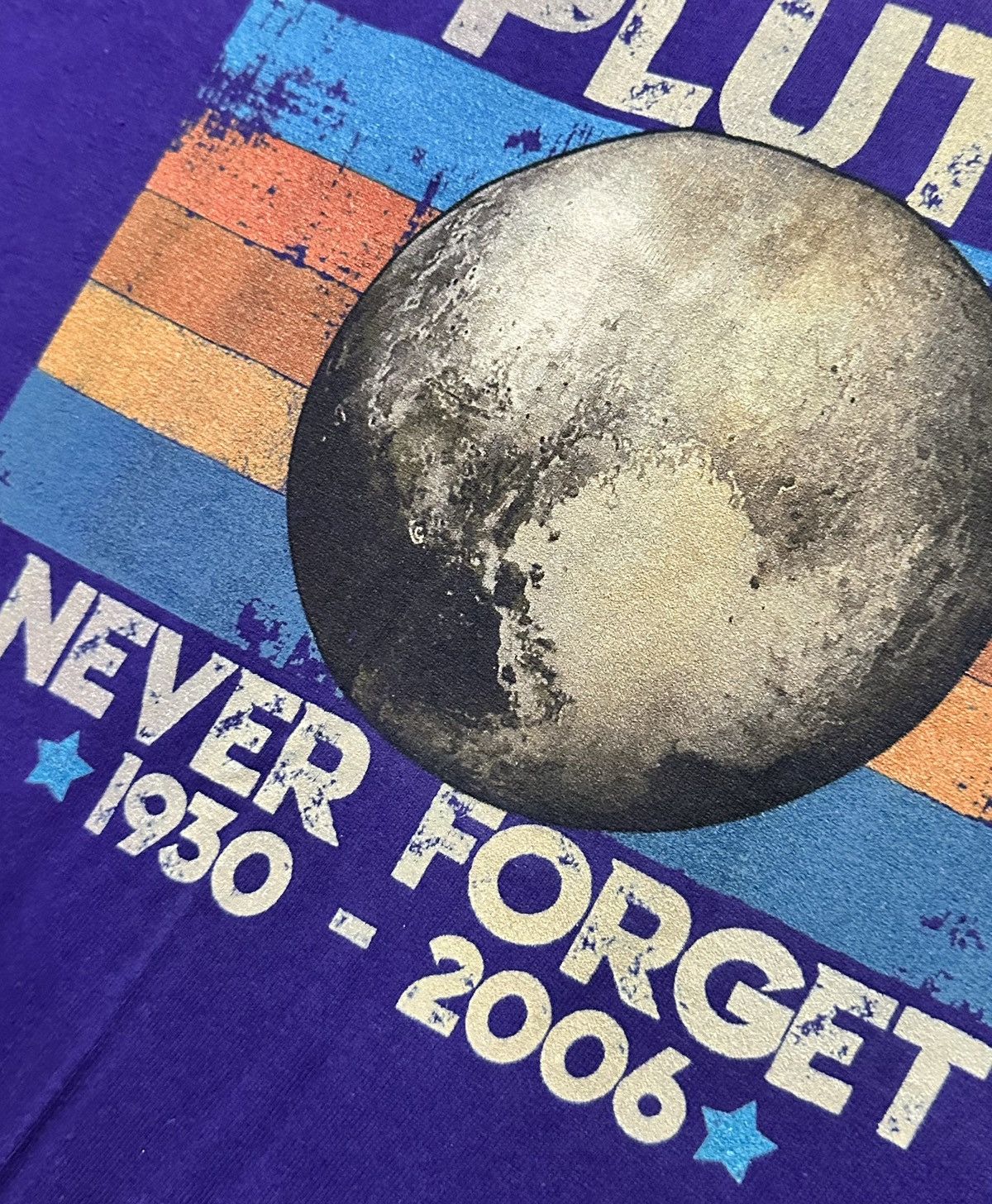 Gildan Pluto Never Forget Memorial Shirt Size US L / EU 52-54 / 3 - 3 Thumbnail