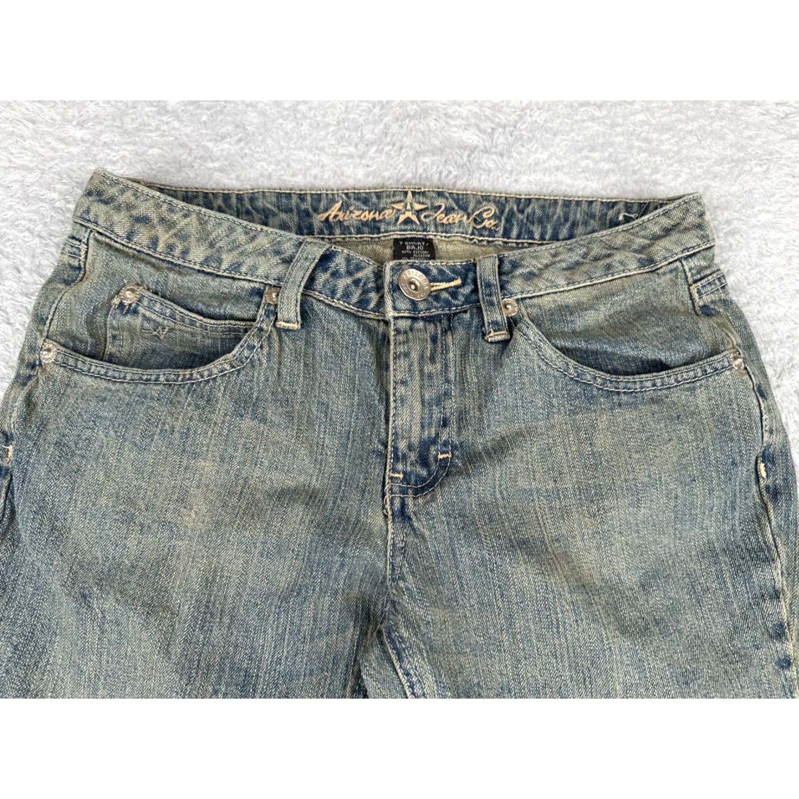 Vintage Arizona Jeans Co Juniors 7 S Blue Denim Med Wash Low Rise Cotton Blend 29x27 Jeans Womens 5-Pocket Rock Flared Distressed Pockets Vintage No Size 28" / US 6 / IT 42 - 4 Thumbnail