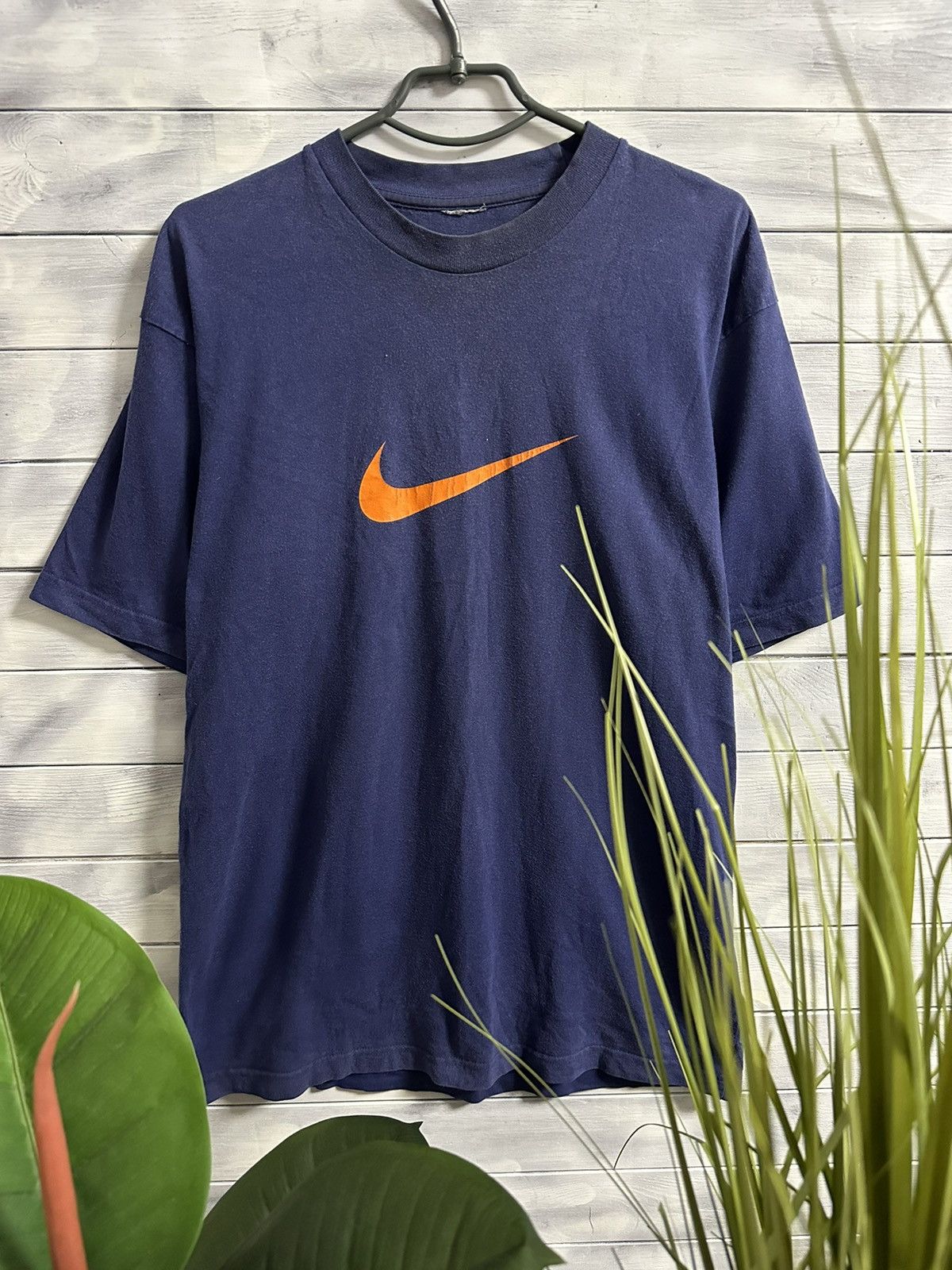 Nike Rare Vintage T-Shirt Nike Big Swoosh Centr Logo. Size US L / EU 52-54 / 3 - 1 Thumbnail