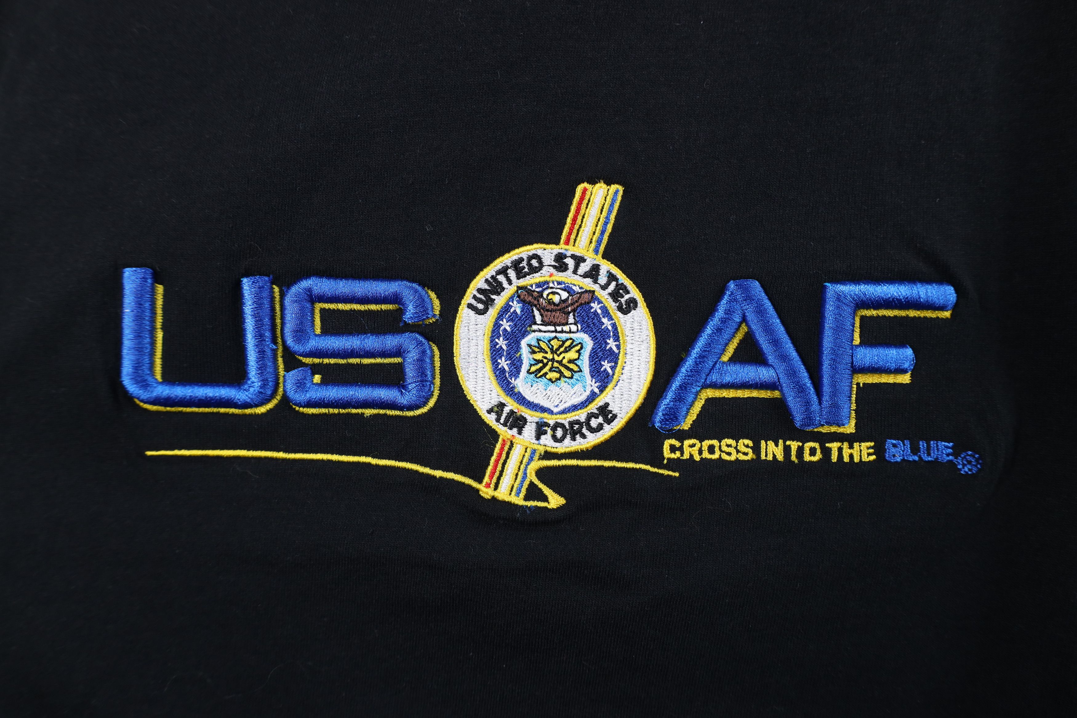Vintage Deadstock Vintage 90s United Staes Air Force T-Shirt Black Size US L / EU 52-54 / 3 - 4 Thumbnail