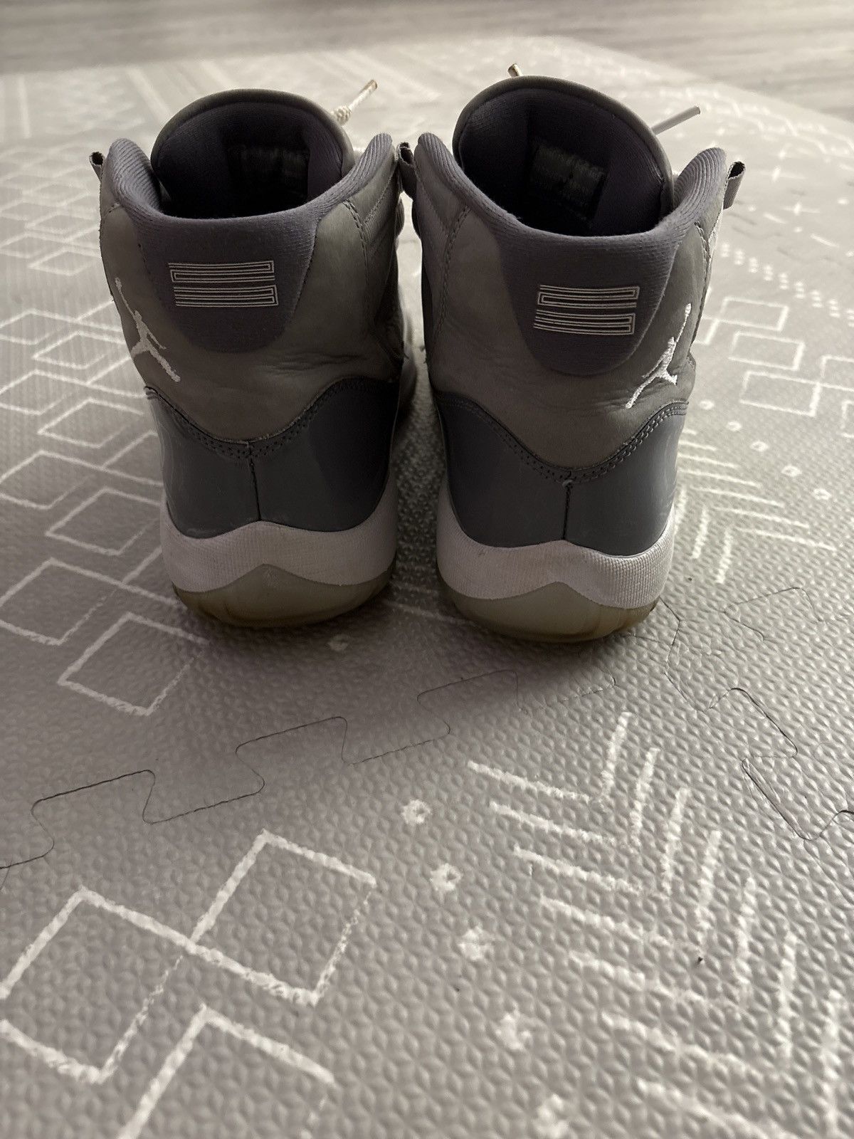 Jordan Brand Jordan 11 Cool Grey Size US 8 / EU 41 - 4 Thumbnail