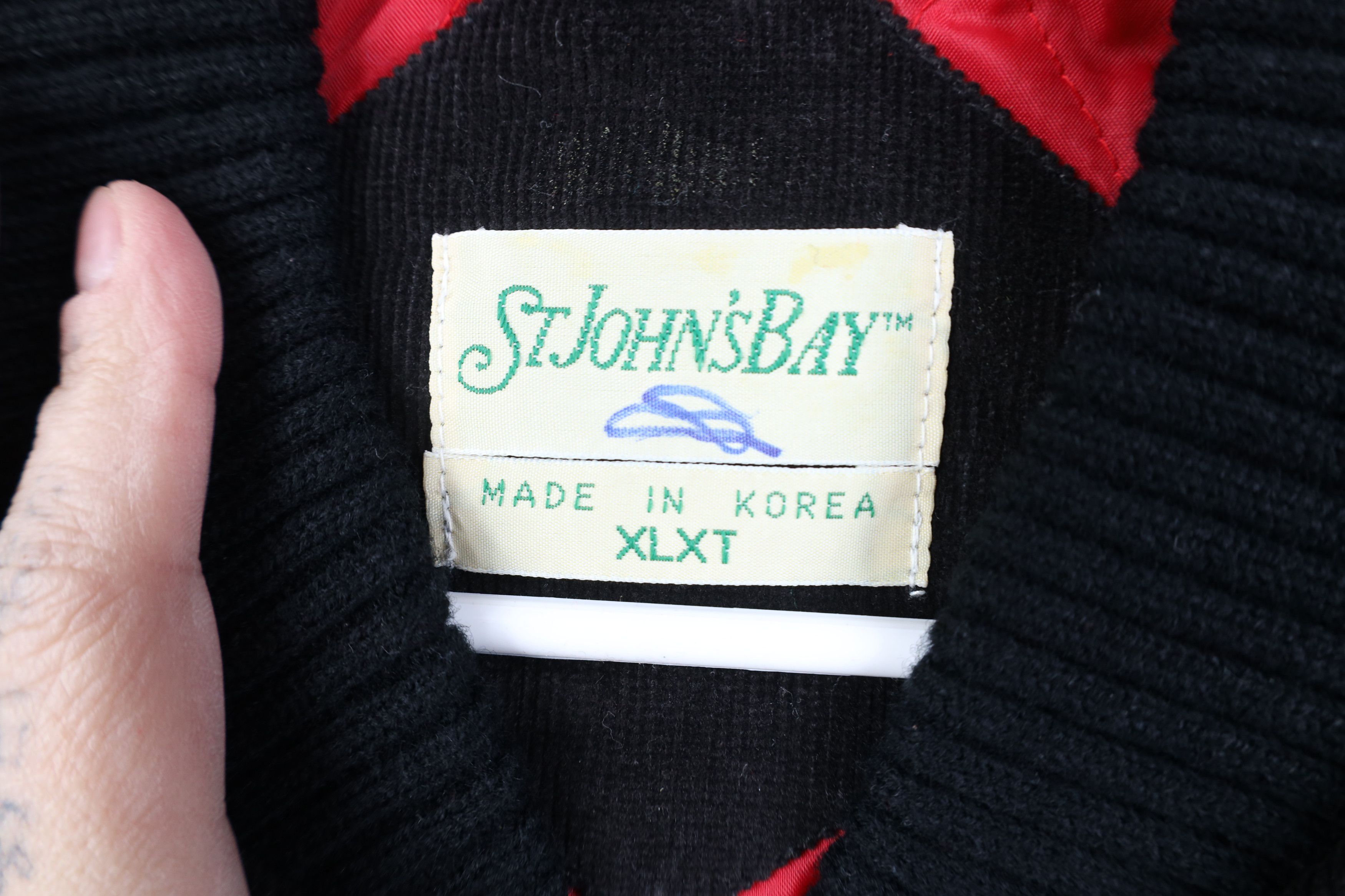 Vintage Vintage 70s Streetwear Quilted Corduroy Vest Jacket Black Size US XL / EU 56 / 4 - 8 Thumbnail
