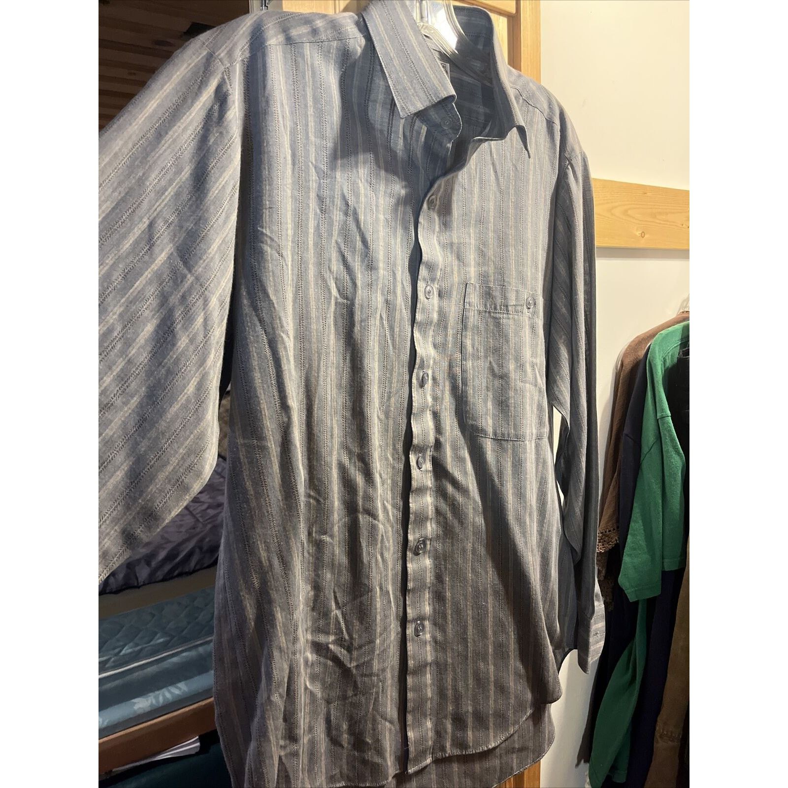 Le TIGRE Le Tigre Vintage Men’s M Gray Stripe Button Poly Blend Shirt Size US M / EU 48-50 / 2 - 4 Thumbnail