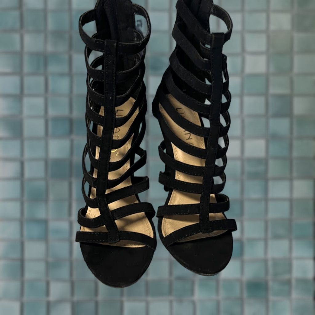 Vintage Liliana Nikia-14 Women’s Black Peep Toe Criss Cross Stiletto Heels size 6 Size US 6 / IT 36 - 1 Thumbnail