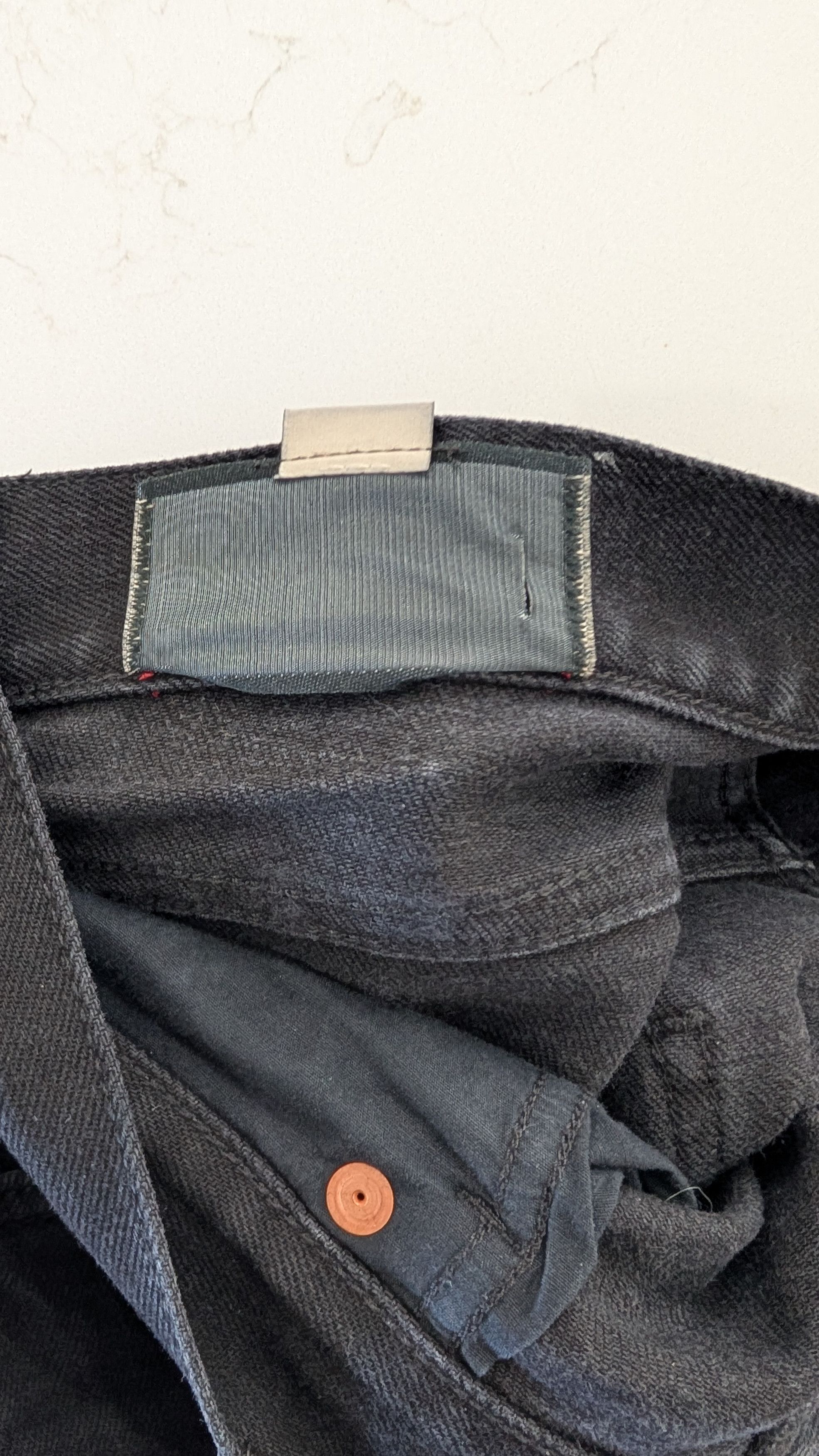 Gucci Gucci Men's Black Denim Skinny Jeans Size 30 Red Script Size US 30 / EU 46 - 17 Thumbnail